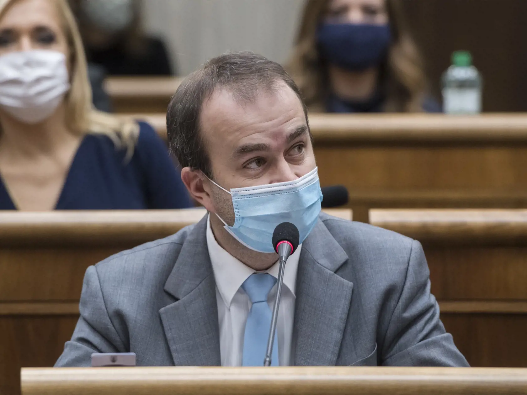 Na snímke nezaradený poslanec parlamentu SR Ján Podmanický počas rokovania 17. schôdze Národnej rady (NR) SR 12. novembra 2020 v Bratislave. FOTO TASR - Martin Baumann