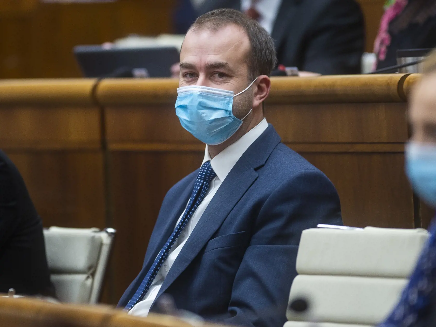 Na snímke nezaradený poslanec NR SR Ján Podmanický počas rokovania 18. schôdze parlamentu 2. decembra 2020 v Bratislave. FOTO TASR - Jakub Kotian