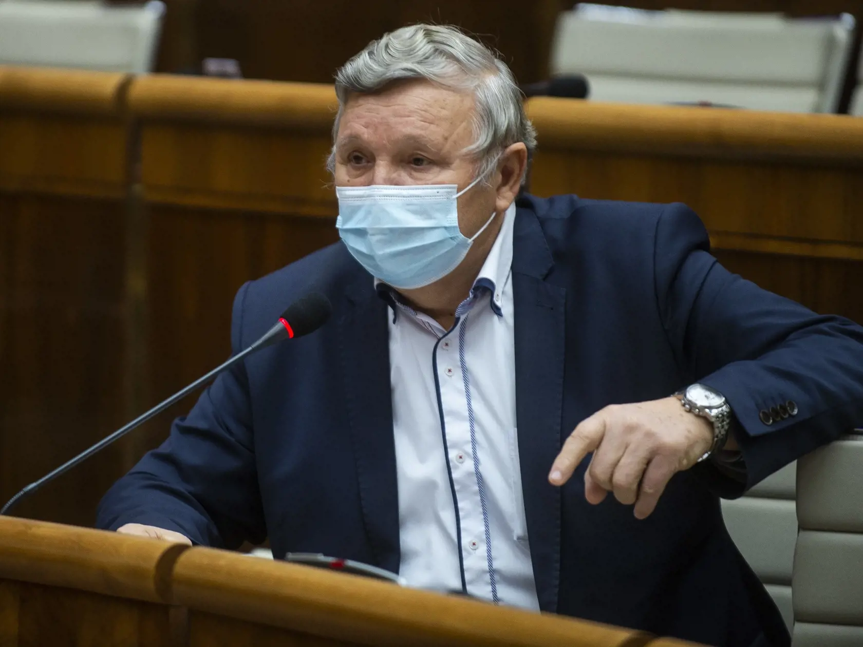 Na snímke poslanec NR SR Jozef Šimko (ĽSNS)  počas zasadnutia 18. schôdze parlamentu 4. decembra 2020 v Bratislave. FOTO TASR - Jakub Kotian