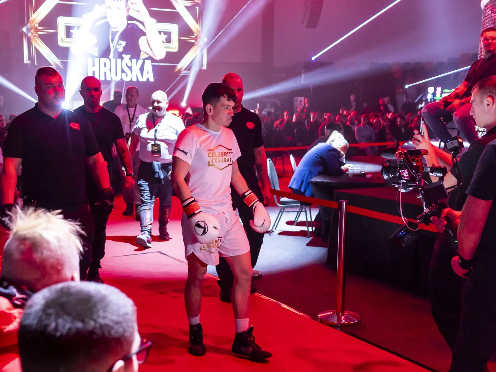 Hruška pred nástupom vyzeral nervózne.