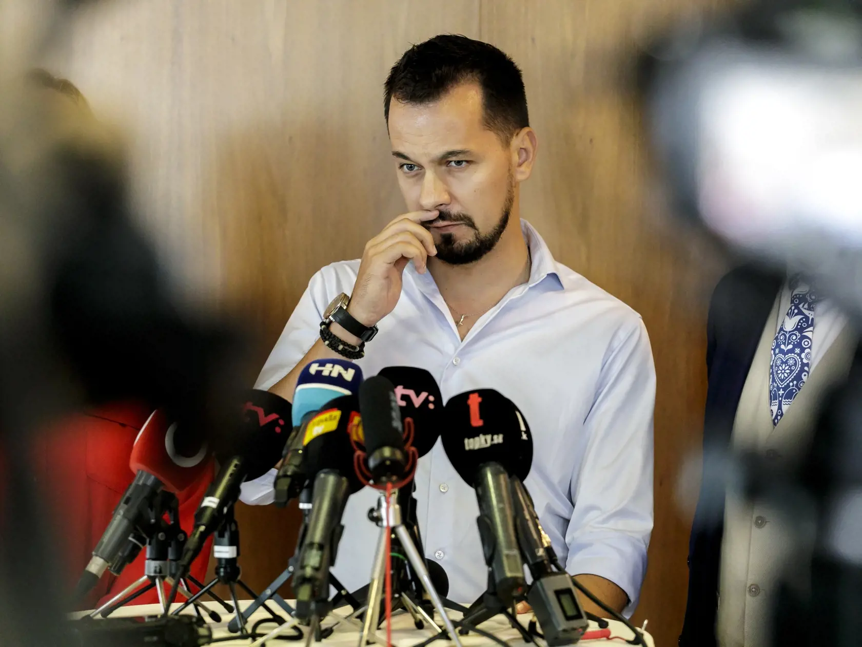 Vyšetrovanie v kauze únosu Vietnamca pokračuje. Vec sa aktuálne nachádza v štádiu prípravného konania. Krajská prokuratúra (KP) Bratislava to uviedla v reakcii na vyjadrenia poslanca Národnej rady SR Juraja Šeligu (Za ľudí), ktorý podal na Generálnu prokuratúru SR podnet na obnovenie vyšetrovania.
