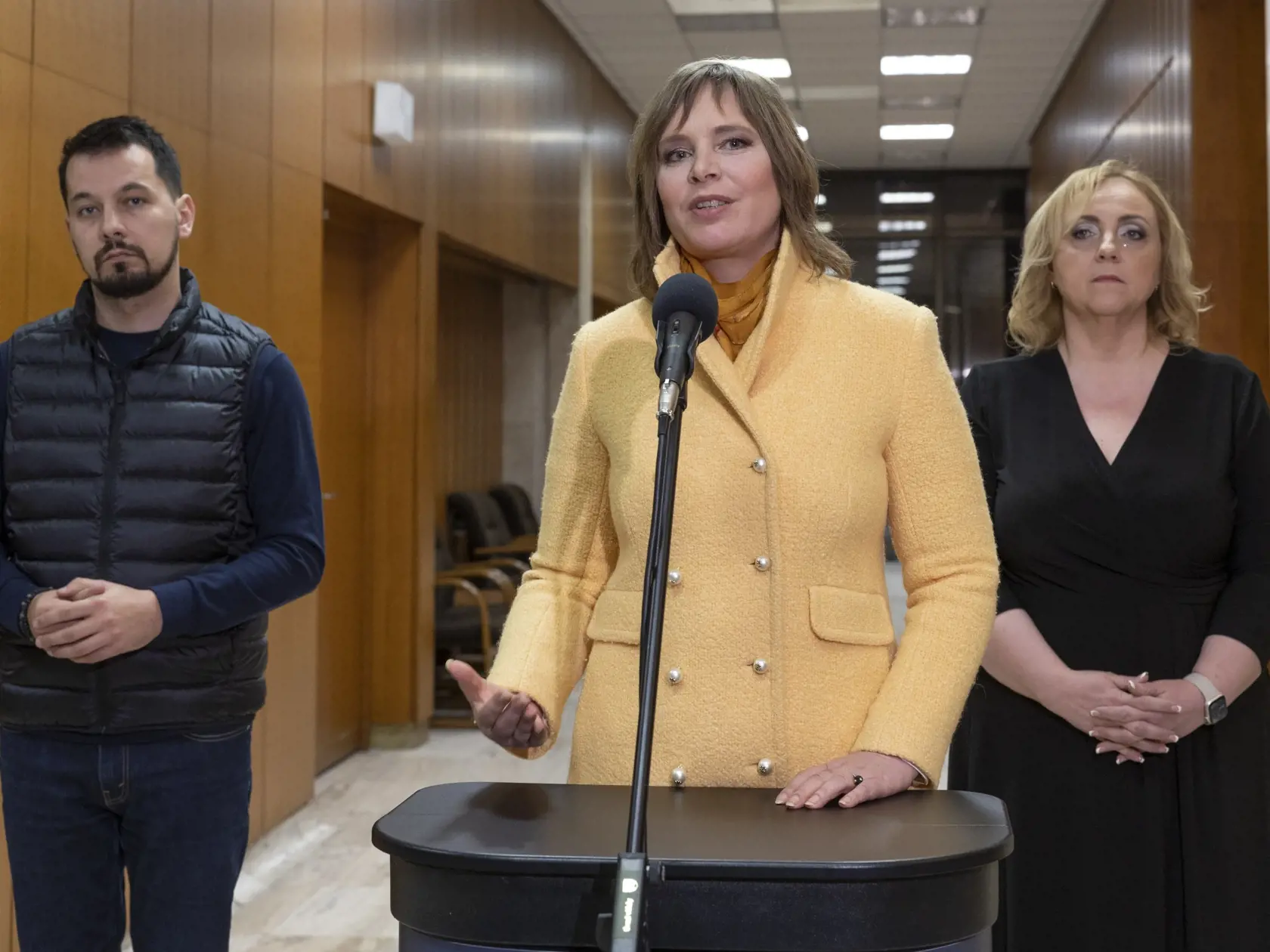 Rokovanie dočasne povereného premiéra Eduarda Hegera (OĽANO) so zástupcami strán bývalej koalície o skrártení volebného obdobia  uznesením Národnej rady SR. Na snímke je Veronika Remišová a Juraj Šeliga.