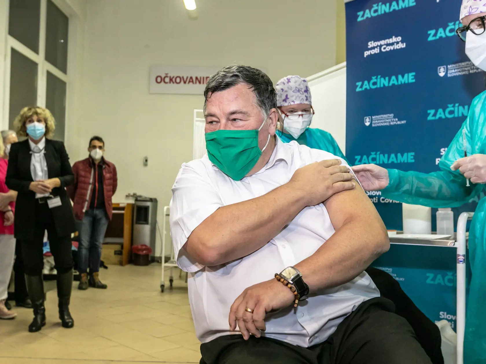 Na snímke očkovanie proti vírusu Covid-19 vo Fakultnej nemocnici v Nitre
