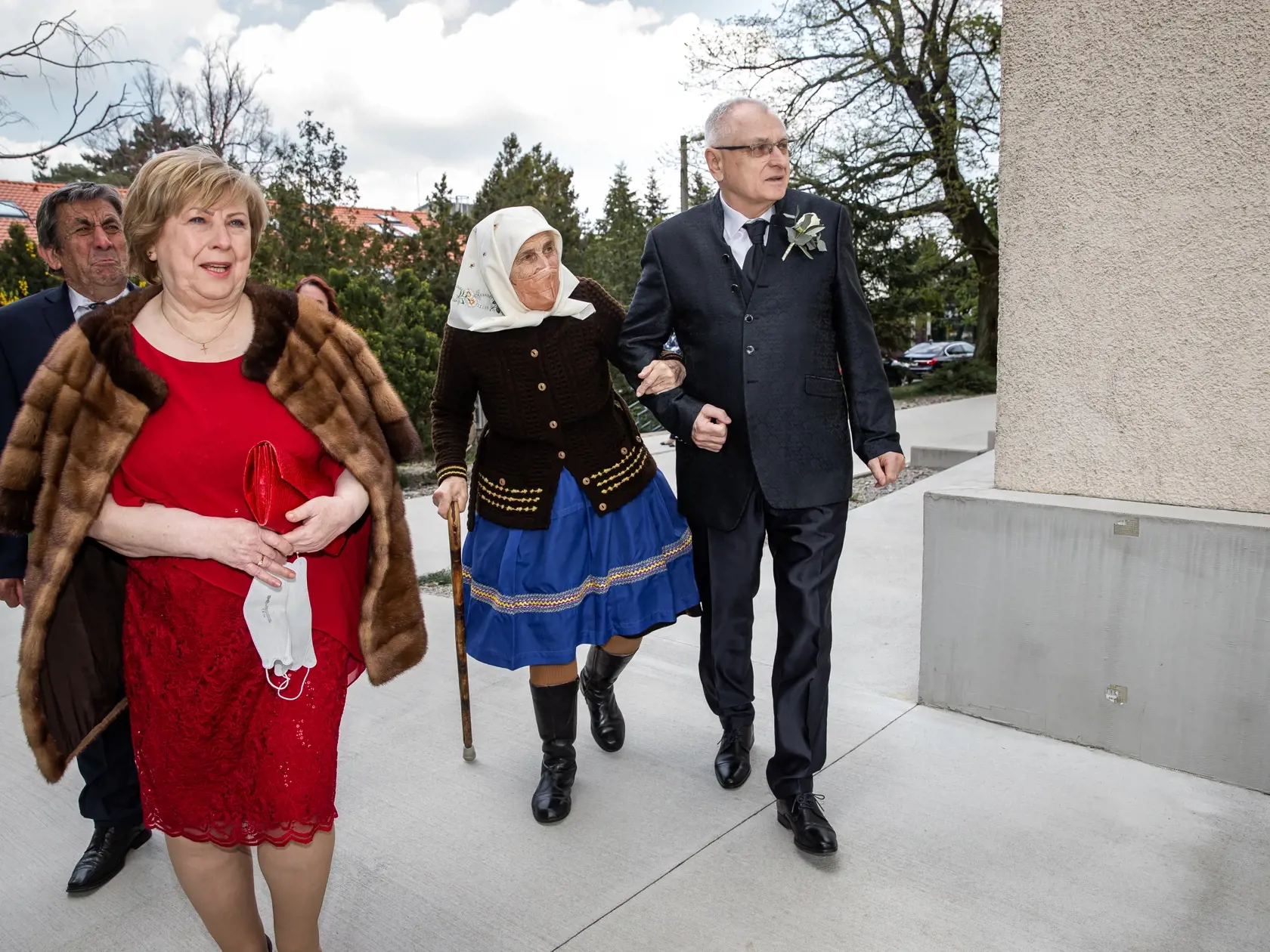 Svadba Gabriely Drobovej a Karola Rumana v Bratislave. Na snímke mama Gabriely Drobovej a jej babka.