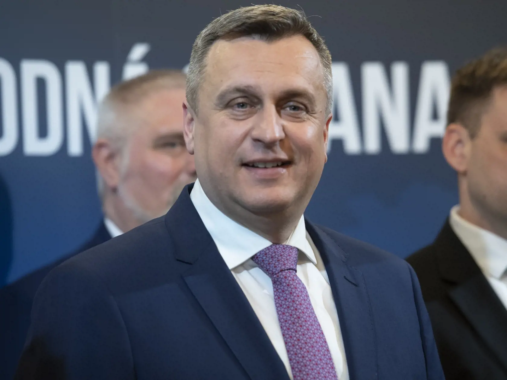 Na snímke vľavo predseda strany SNS Andrej Danko a vpravo predseda strany Život - Národná strana Tomáš Taraba počas tlačovej konferencie na tému: " Spojili sme sa za Slovensko" 12. apríla 2023 v Bratislave. FOTO TASR - Pavel Neubauer
                 
