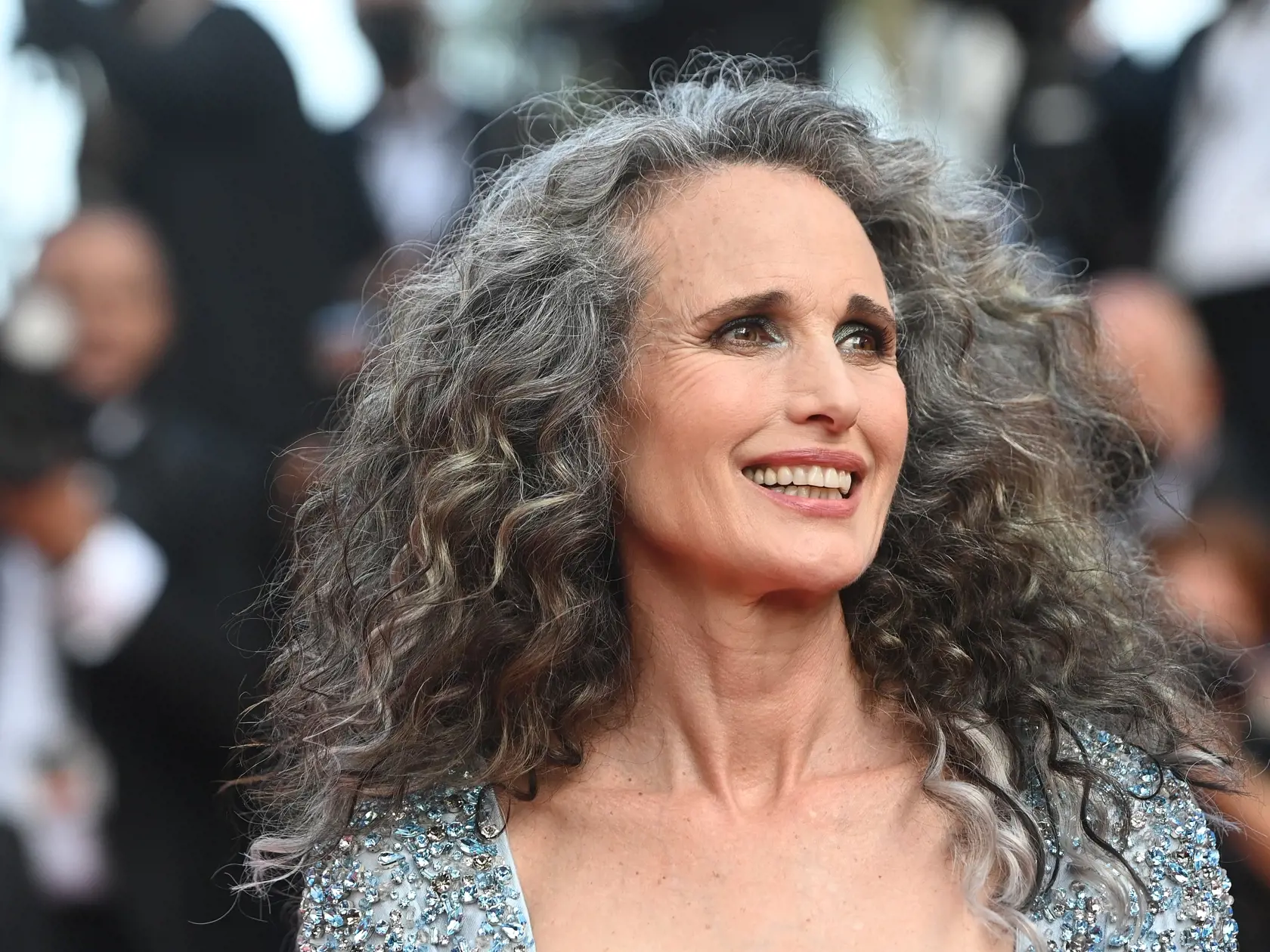 Andie MacDowell je stále nádherná žena.