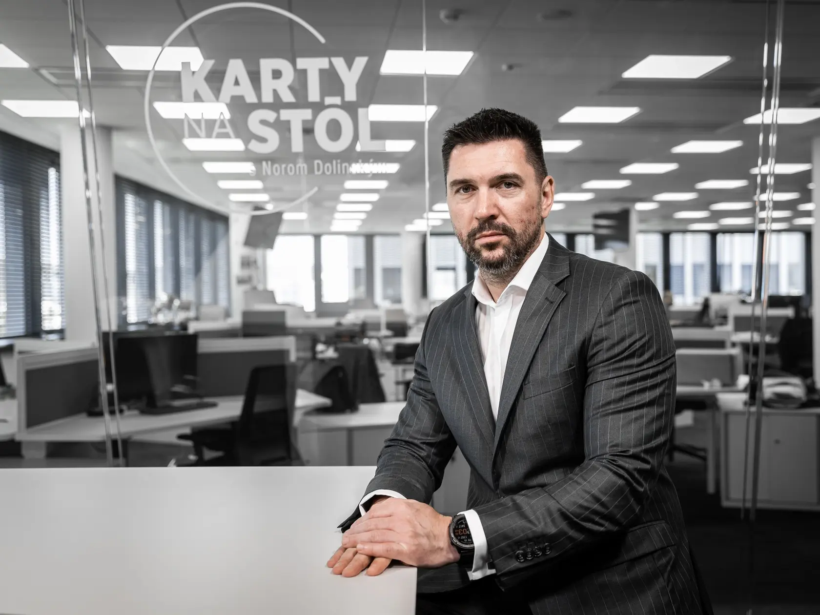 Diskusná relácia "Karty na stôl", ktorej hosťom bol Richard Takáč.