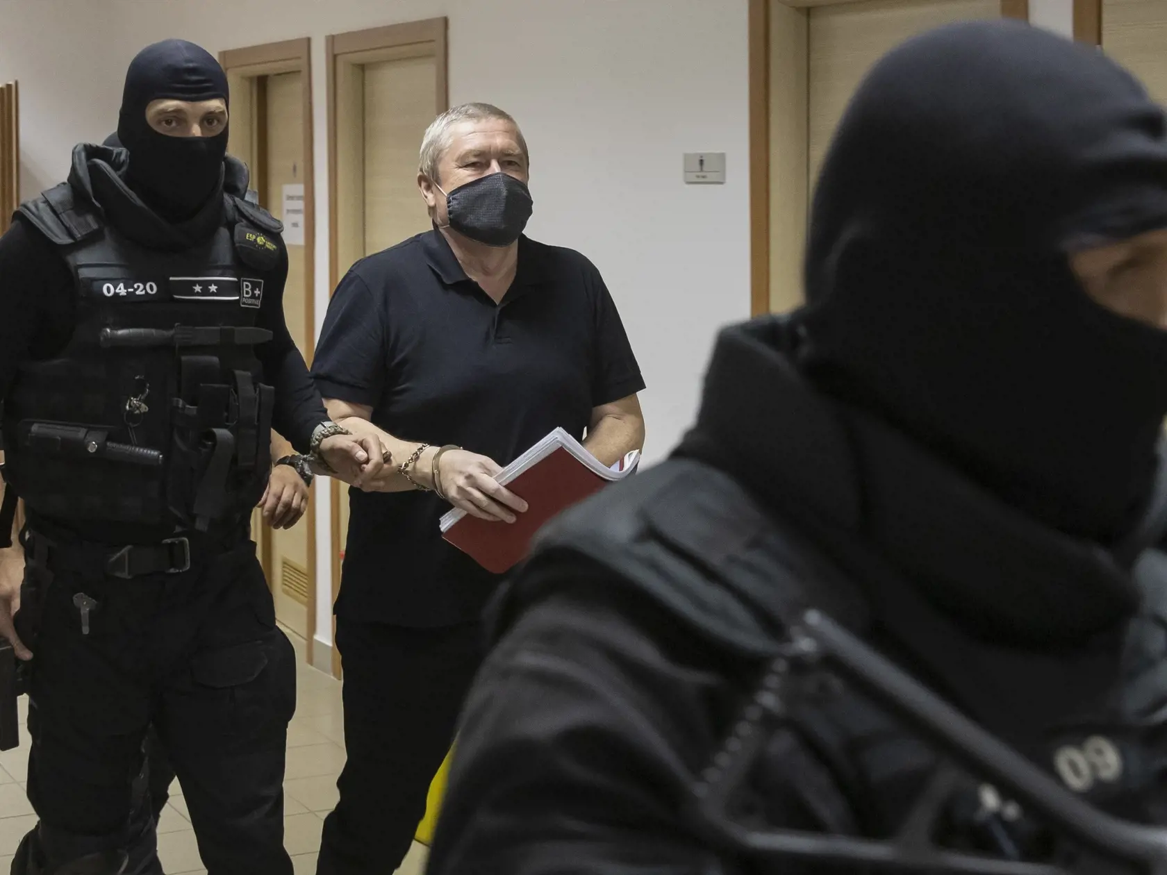 Súdne pojednávanie na Špecializovanom trestnom súde v Pezinku so špeciálnym prokurátorom Dušanom Kováčikom, obvinenom z korupcie. 
