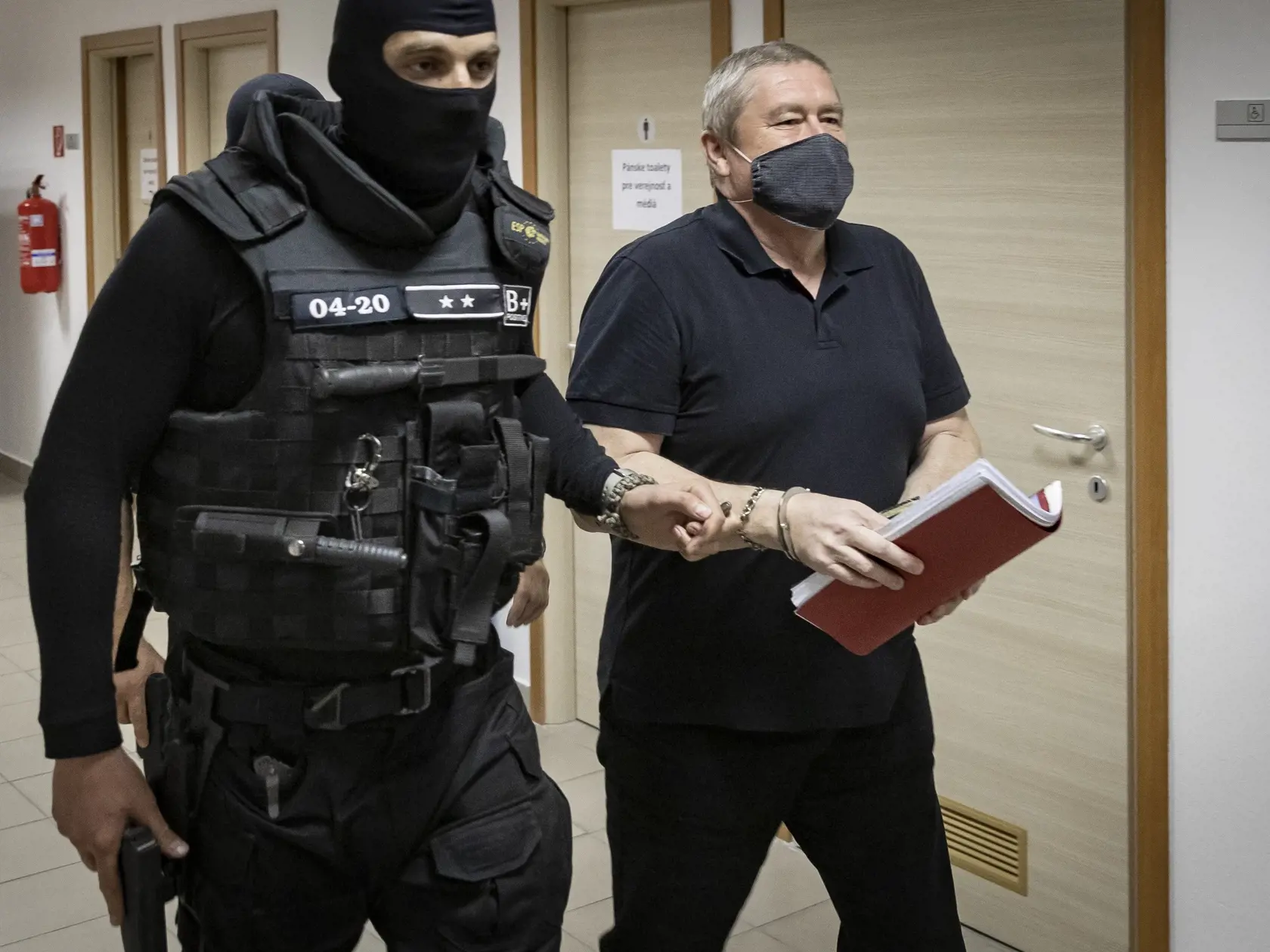 Súdne pojednávanie na Špecializovanom trestnom súde v Pezinku so špeciálnym prokurátorom Dušanom Kováčikom, obvinenom z korupcie. 