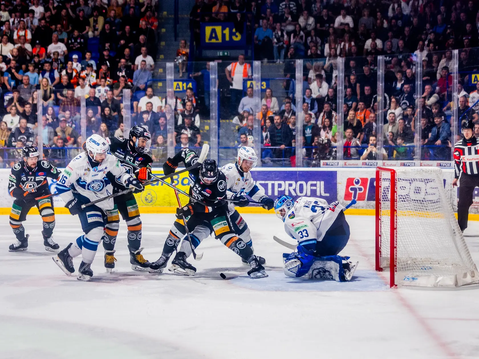 Siedmy zápas finále play off Tipos extraligy HC Košice - HK Nitra.