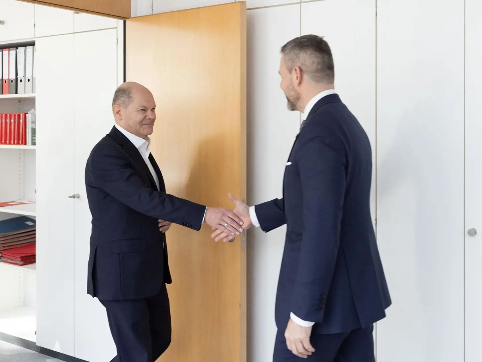 Predseda strany Hlas-SD Peter Pellegrini rokoval v Berlíne s nemeckým kancelárom Olafom Scholzom o nemeckej ekonomike i mierovom riešení konfliktu na Ukrajine.