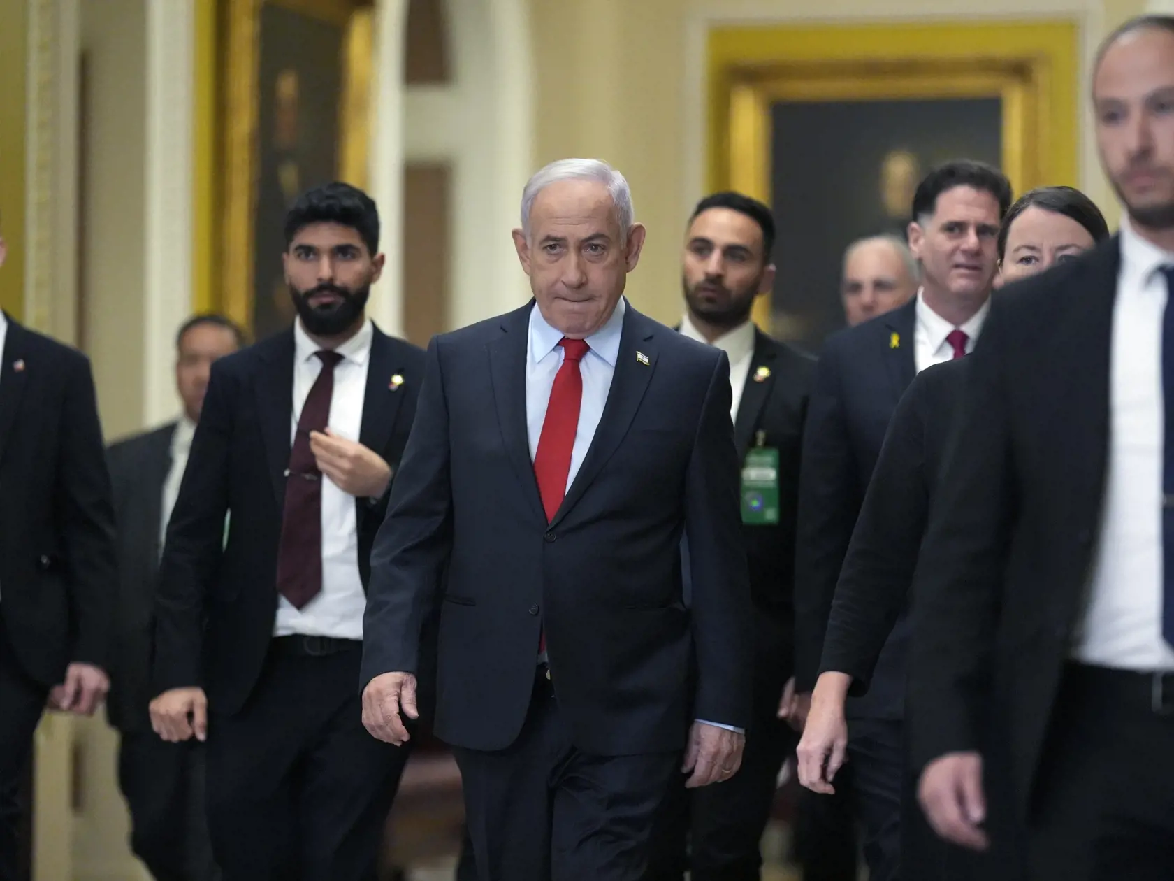 JB 15 Washington - Izraelský premiér Benjamin Netanjahu (uprostred) prichádza na stretnutie s lídrami Kongresu v americkom Kapitole vo Washingtone 6. februára 2025. FOTO TASR/AP

Israeli Prime Minister Benjamin Netanyahu arrives at the Capitol in Washington, Thursday, Feb. 6, 2025. (AP Photo/J. Scott Applewhite)