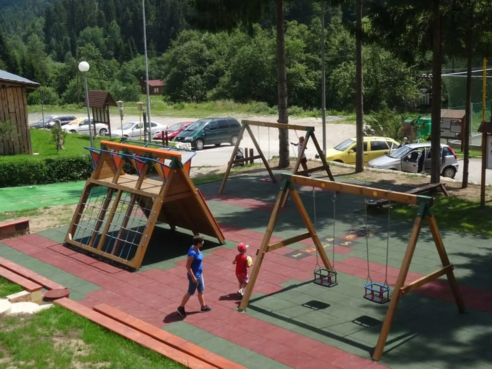 Pohľad na vynovené ihrisko.