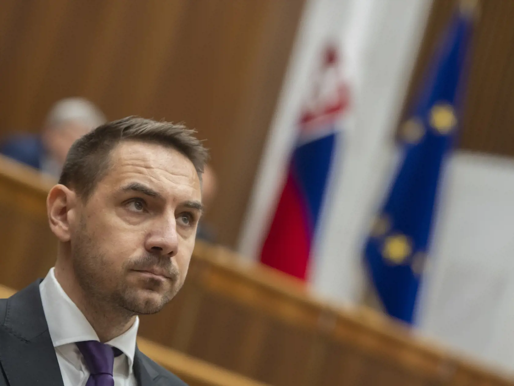 Na snímke poslanec parlamentu SR György Gyimesi (OĽaNO) počas hlasovania o financovaní voľného času dieťaťa, ktoré poslanci NR SR schválili aj po vrátení prezidentkou na 66. schôdzi NRSR 22. júna 2022 v Bratislave. Národná rada (NR) SR v stredu prelomila veto prezidentky SR Zuzany Čaputovej v prípade zákona o financovaní voľného času dieťaťa. Zákon schválilo plénum v pôvodnom znení a odmietlo pripomienky hlavy štátu. FOTO TASR - Martin Baumann 