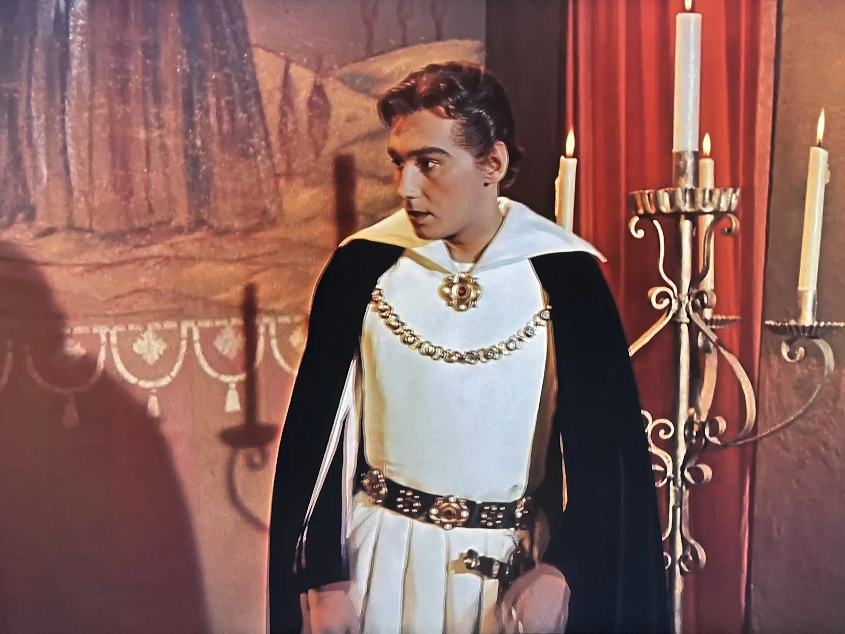 Princezna so zlatou hviezdou: Josef Zíma sám seba nazýva princom v dôchodku. Slávnu pieseň Prstýnek zlatý dala mi, spieva dodnes na svojich vystúpeniach.