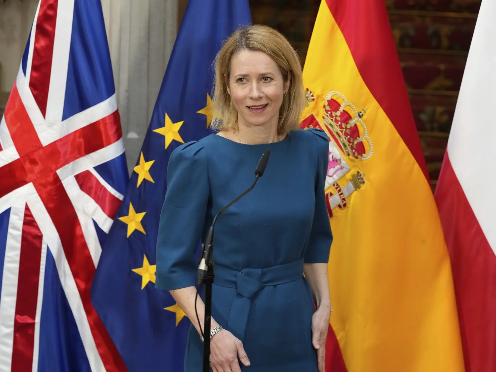 JB 21 Madrid - Šéfka diplomacie Európskej únie Kaja Kallasová rozpráva počas stretnutia ministrov zahraničných vecí G5+ v Madride 31. marca 2025. Kallasová v pondelok opäť vyzvala Rusko, aby prejavilo dobrú vôľu a dohodlo sa na prímerí na Ukrajine. TASR sa odvoláva na správu agentúry Reuters. „Vrátenie ukrajinských detí, ktoré boli deportované do Ruska či prepustenie vojnových zajatcov,“ uviedla Kallasová príklady dobrej vôle, ktoré by mohlo Rusko urobiť. V prejave pred stretnutím európskych ministrov zahraničných vecí v Madride, na ktorom sa diskutuje o vojne na Ukrajine, vyzvala Spojené štáty na vyvinutie väčšieho tlaku na Kremeľ s cieľom ukončiť viac ako trojročnú vojnu. FOTO TASR/AP

European Union High Representative for Foreign Affairs and Security Policy Kaja Kallas speaks during a G5+ Foreign Ministers meeting in Madrid, Spain, Monday March 31, 2025. (AP Photo/Paul White)