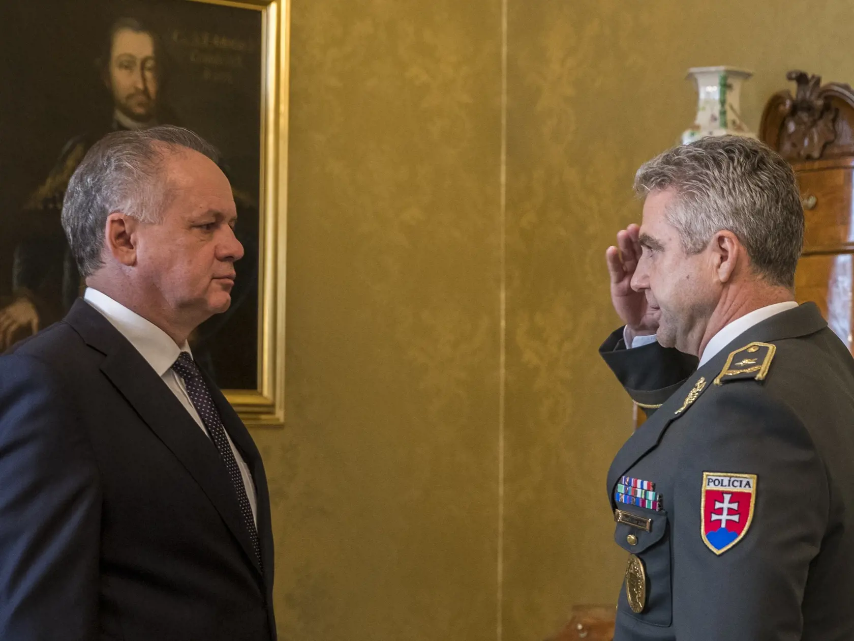 Bývalý policajný prezident Tibor Gašpar zostáva naďalej vo väzbe.