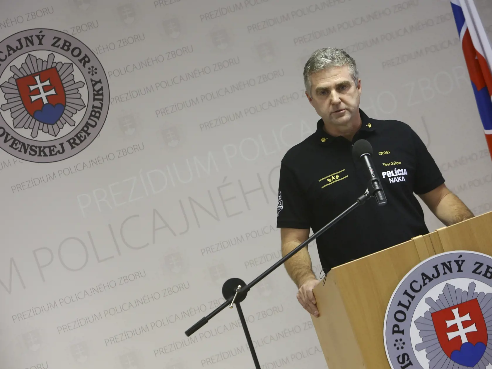 Senát Najvyššieho súdu SR na utorkovom neverejnom zasadnutí rozhodol, že dôvod kolúznej väzby u obvinených aj naďalej trvá.