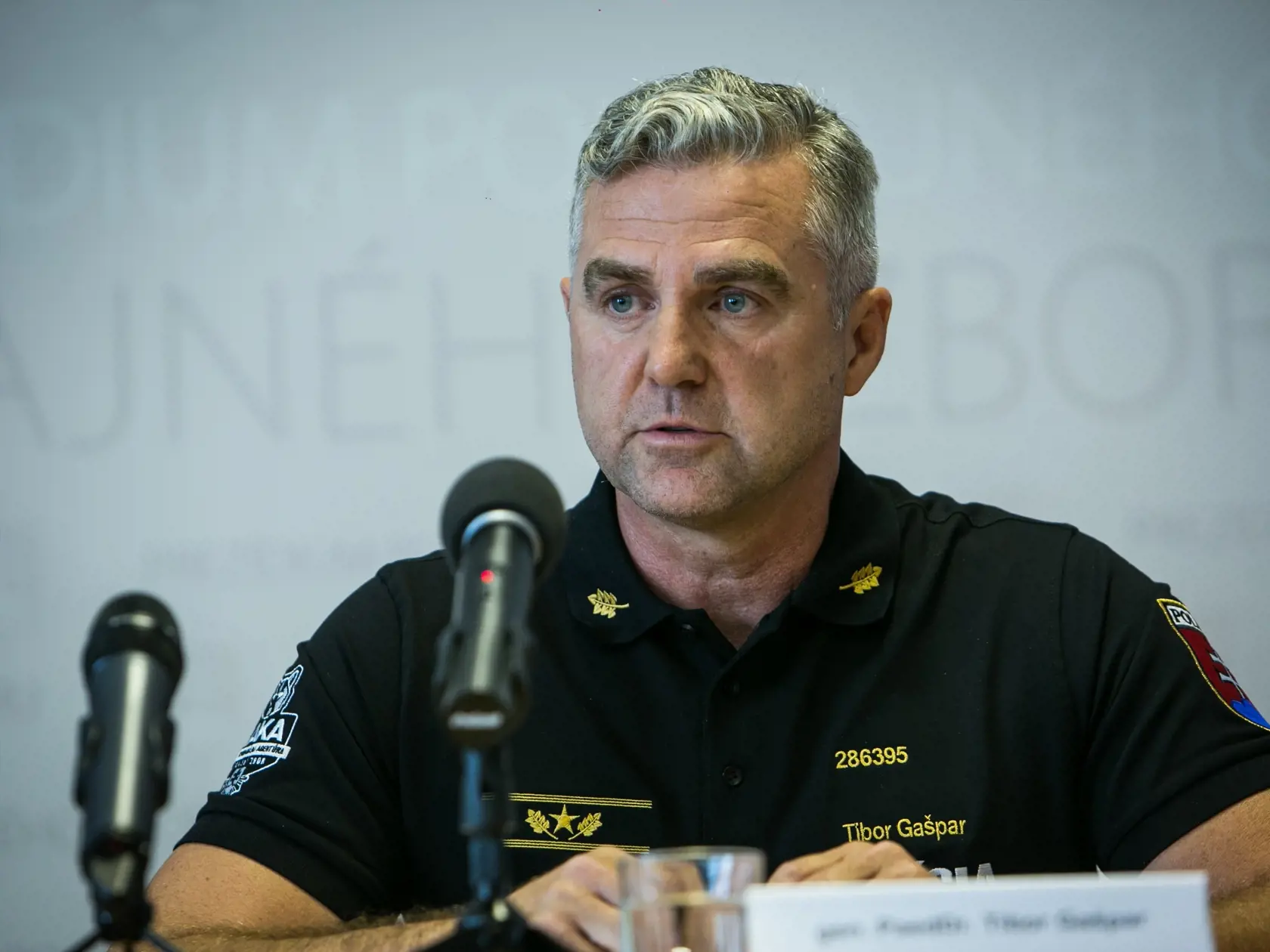 Senát Najvyššieho súdu SR na utorkovom neverejnom zasadnutí rozhodol, že dôvod kolúznej väzby u obvinených aj naďalej trvá.