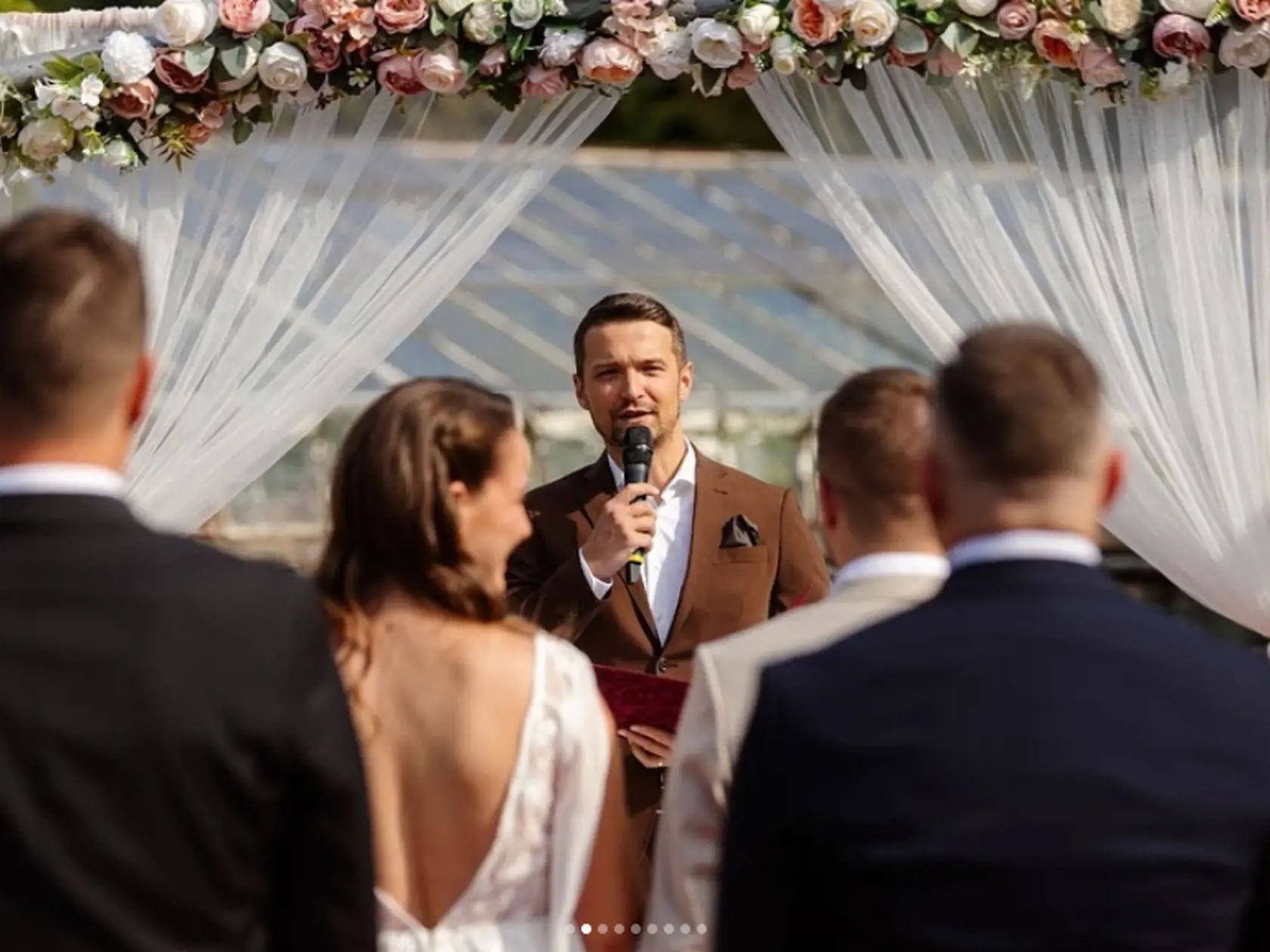 Viktor Vincze v úlohe oddávajúceho: Zosobášil TENTO pár