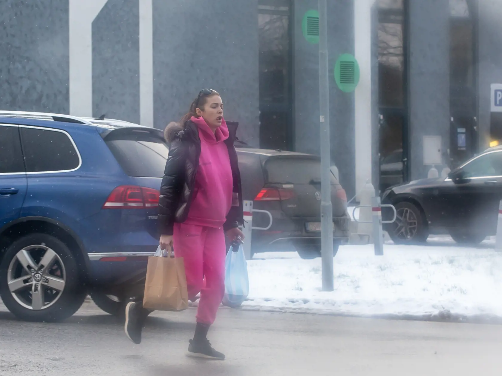 Na snímke je Barbora Richterová počas dna v uliciach hlavného mesta. 