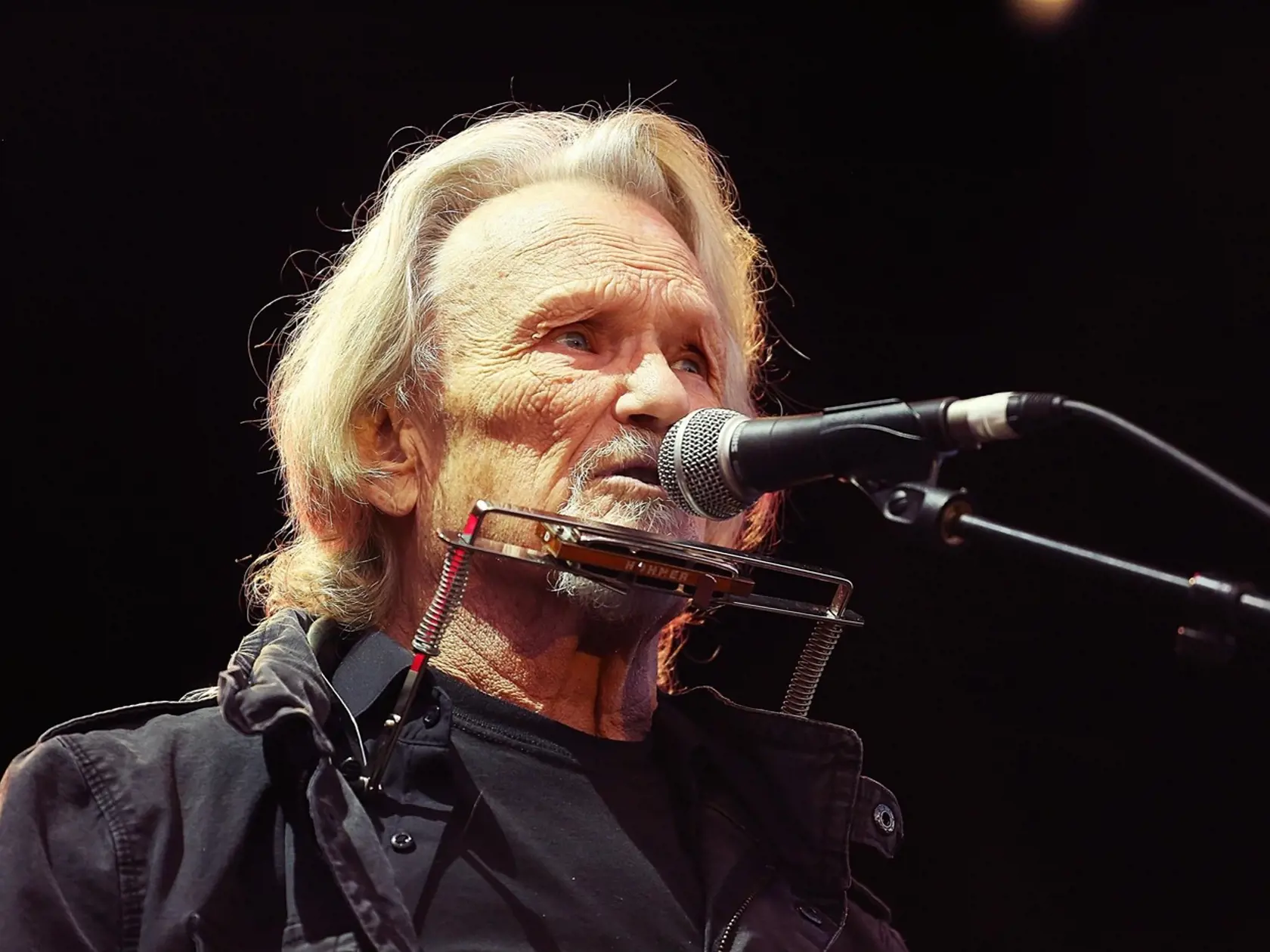 Country legenda Kris Kristofferson zomrel vo veku 88 rokov.