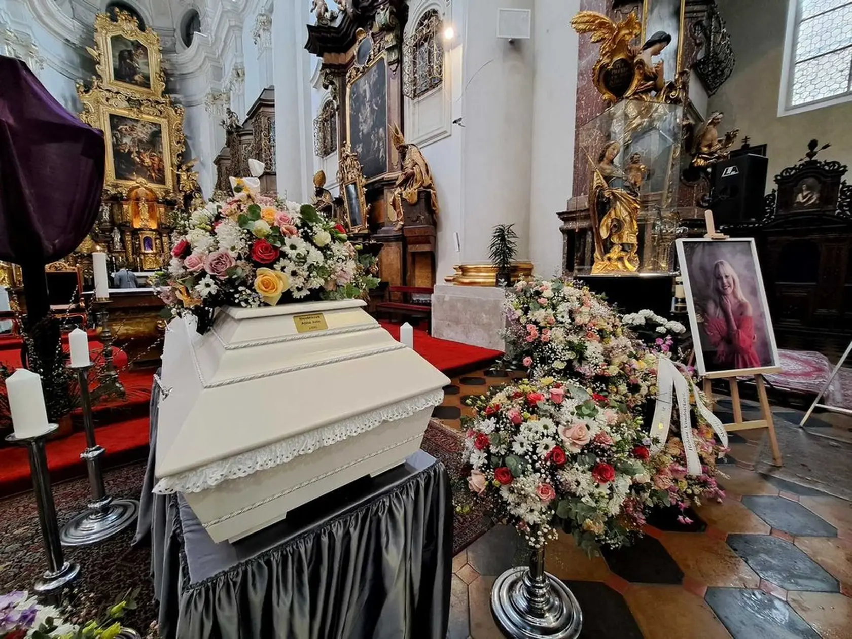 Posledná rozlúčka s Aničkou Slováčkovou.