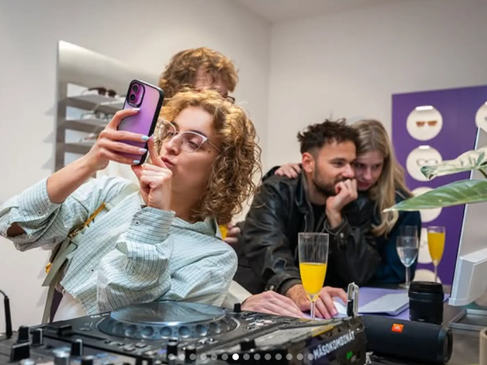 Emma na spoločnom zábere s novým partnerom. Jeho meno je Róbert.