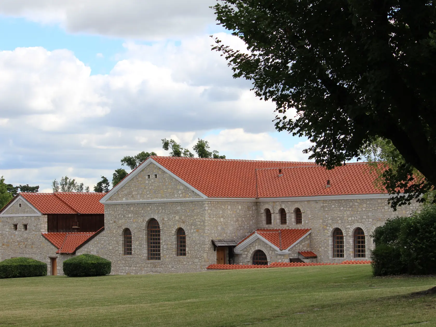 Dnes je Carnuntum unikátnym archeologickým parkom, kde sa vrátiš o 1800 rokov späť v zrekonštruovaných domoch