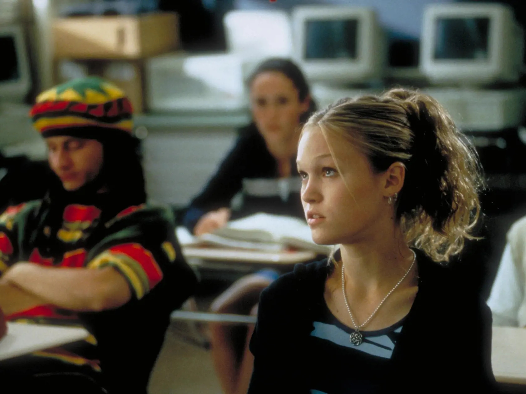 Vo filme 10 vecí, ktoré na tebe nenávidím (1999) si zahrala s Heathom Ledgerom.