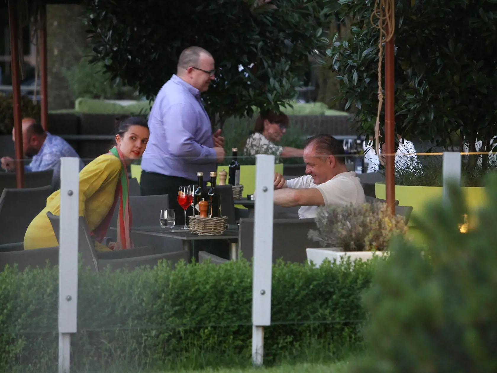 Andrej Kiska na večeri so svojou dcérou.
