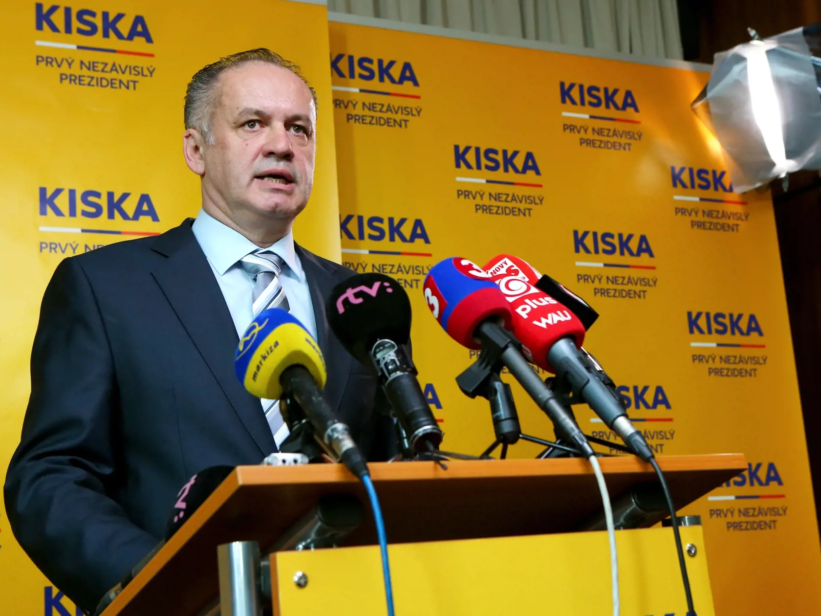 Politika: Tlačová konferencia nezávislého kandidáta na prezidenta Andreja Kisku v bratislavskom hoteli Devín po postupe do druhého kola, v ktorom o prezidentský post zabojuje spolu s premiérom Robertom Ficom.