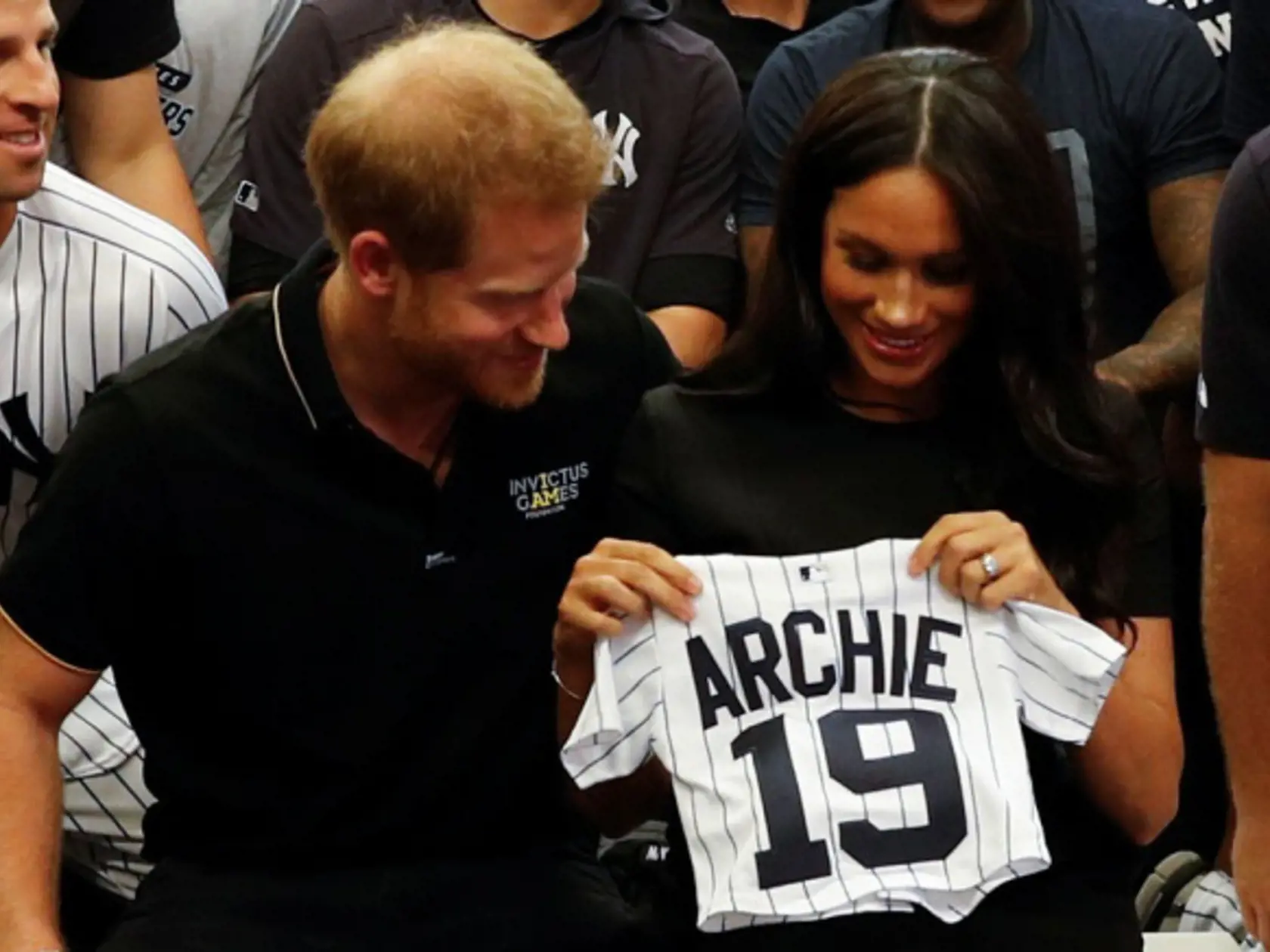 Princ Harry a Meghan ho neustále iba skrývajú: Čo sa deje s malým Archiem?