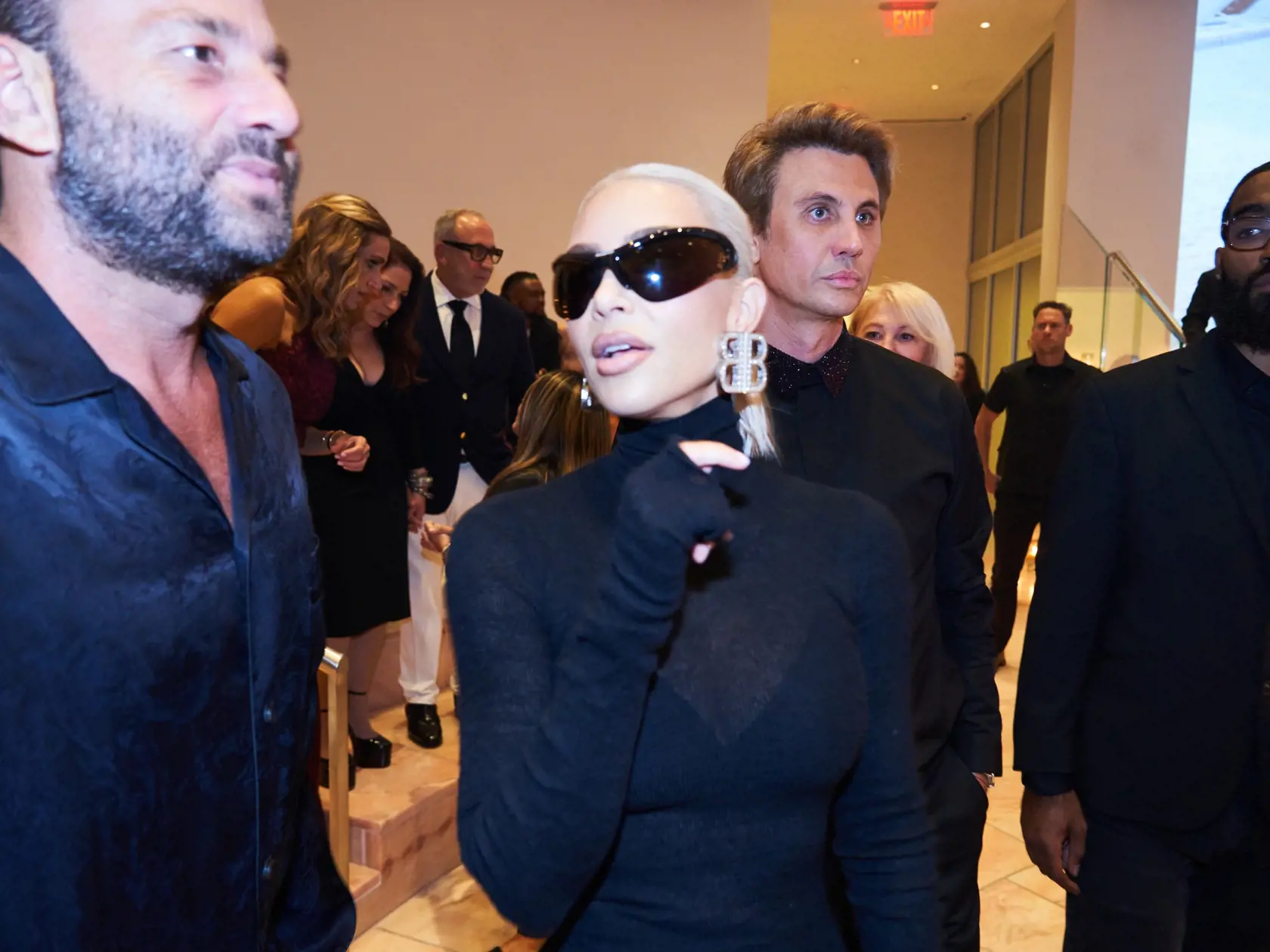 Kim Kardashian nesmie chýbať na žiadnej párty. I keď ide o smútočnú oslavu.