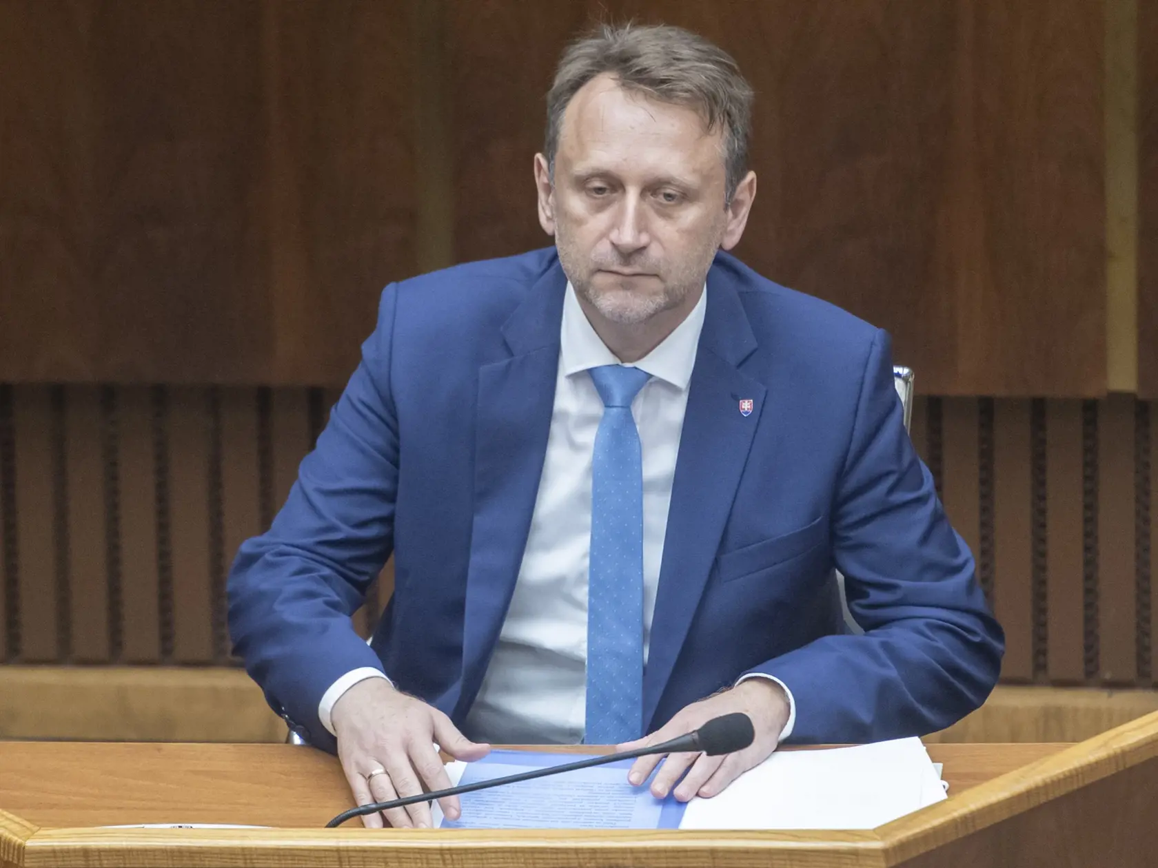 Na snímke minister pôdohospodárstva a rozvoja vidieka SR Samuel Vlčan (nominant OĽaNO) počas 66. schôdze Národnej rady SR 28. júna 2022 v Bratislave. FOTO TASR - Martin Baumann