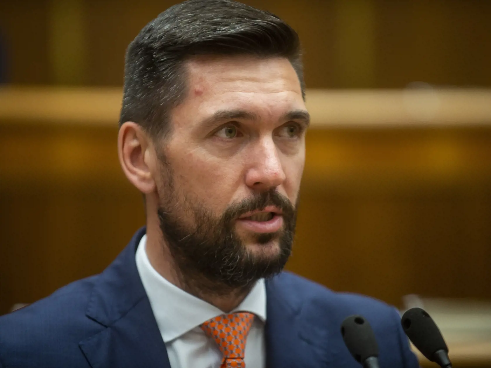 Na snímke poslanec Národnej rady SR Richard Takáč (Smer-SD) počas rokovania 70. schôdze Národnej rady SR, ktorej jediným bodom je odvolávanie ministra pôdohospodárstva a rozvoja vidieka SR 29. júna 2022 v Bratislave. FOTO TASR - Jakub Kotian