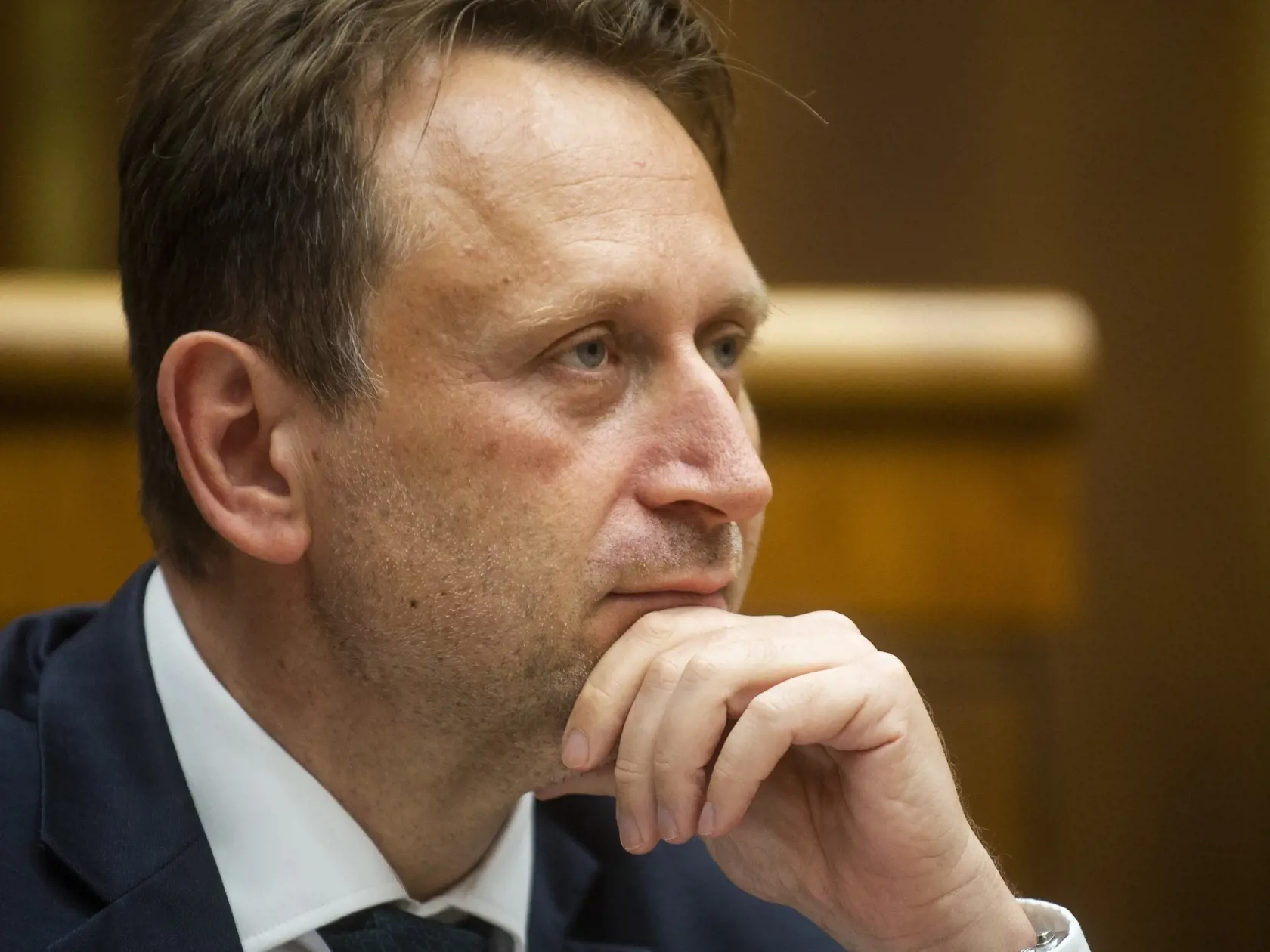 Na snímke minister pôdohospodárstva a rozvoja vidieka SR Samuel Vlčan (nominant OĽaNO) počas rokovania 70. schôdze Národnej rady SR, ktorej jediným bodom je odvolávanie ministra pôdohospodárstva a rozvoja vidieka SR 29. júna 2022 v Bratislave. FOTO TASR - Jakub Kotian