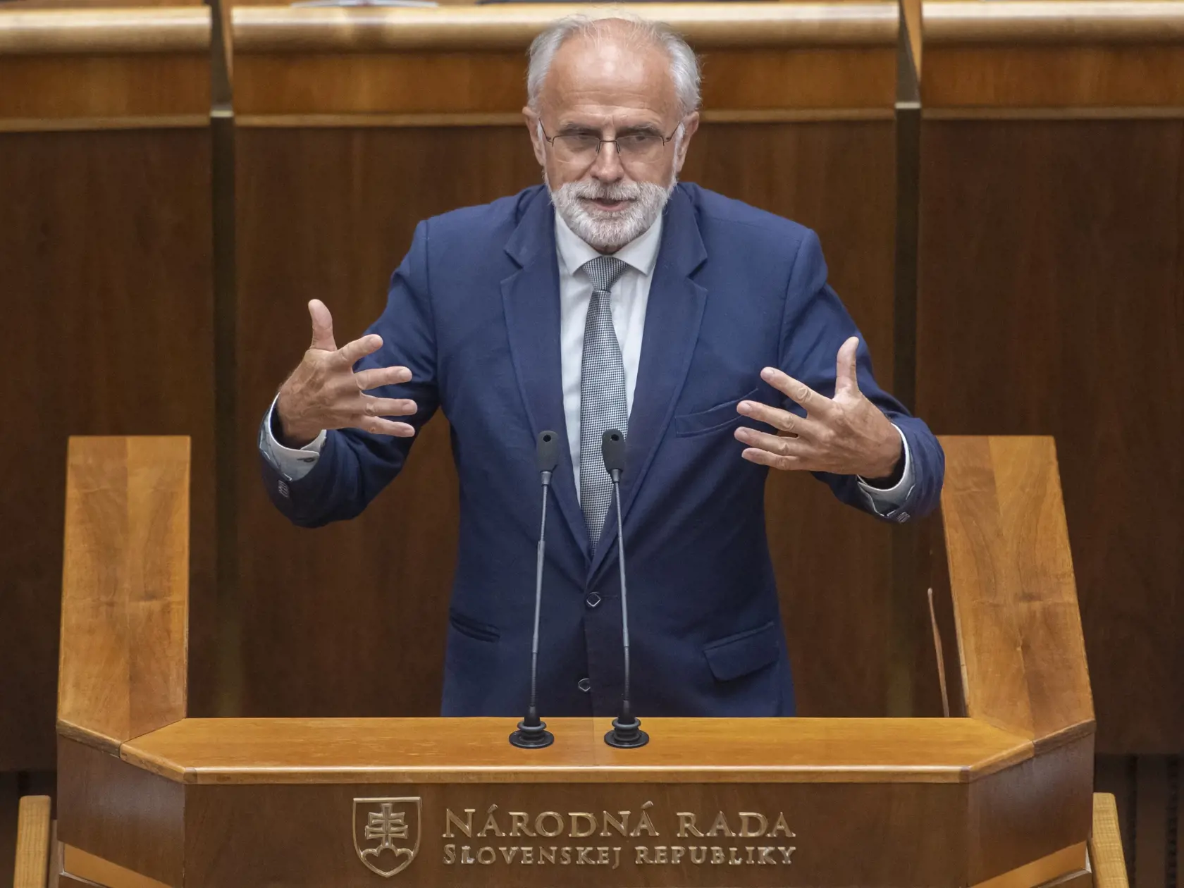 Na snímke nezaradený poslanec Ján Mičovský počas 66. schôdze Národnej rady SR 28. júna 2022 v Bratislave. FOTO TASR - Martin Baumann