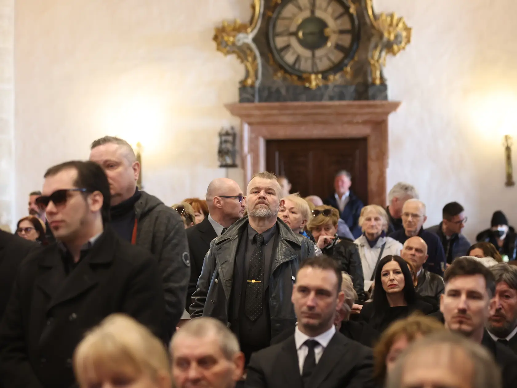 Posledná rozlúčka s hercom Štefanom Kvietikom († 90) v Katedrále sv. Martina v Bratislave.
