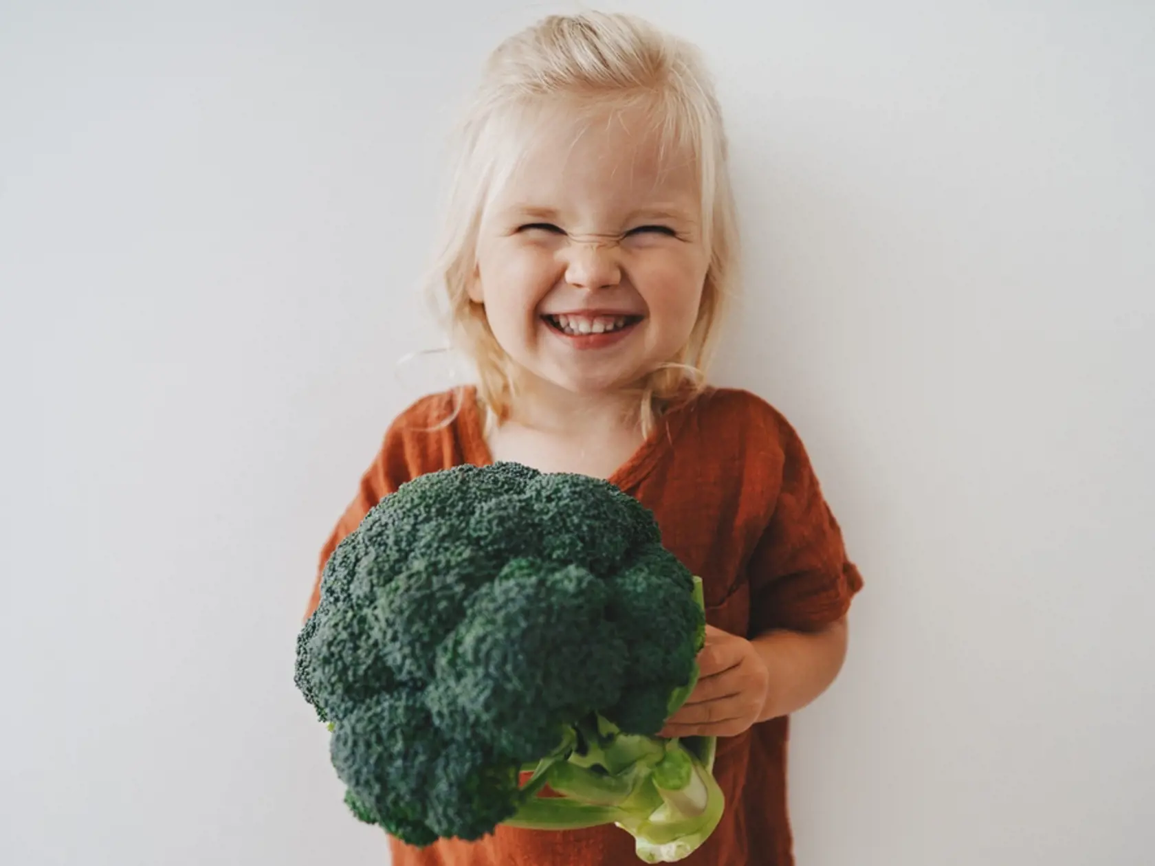 Child,Girl,With,Broccoli,Healthy,Food,Vegan,Eating,Lifestyle,Organic