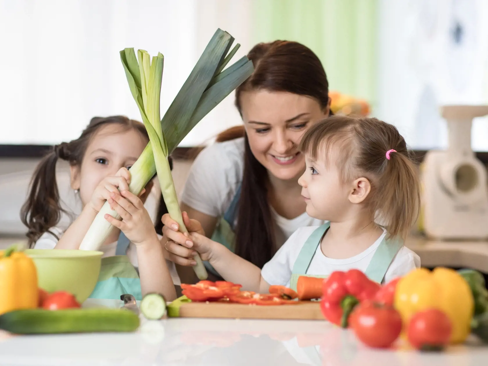 Mom,And,Kids,Daughters,Have,A,Fun,Cooking,In,Family