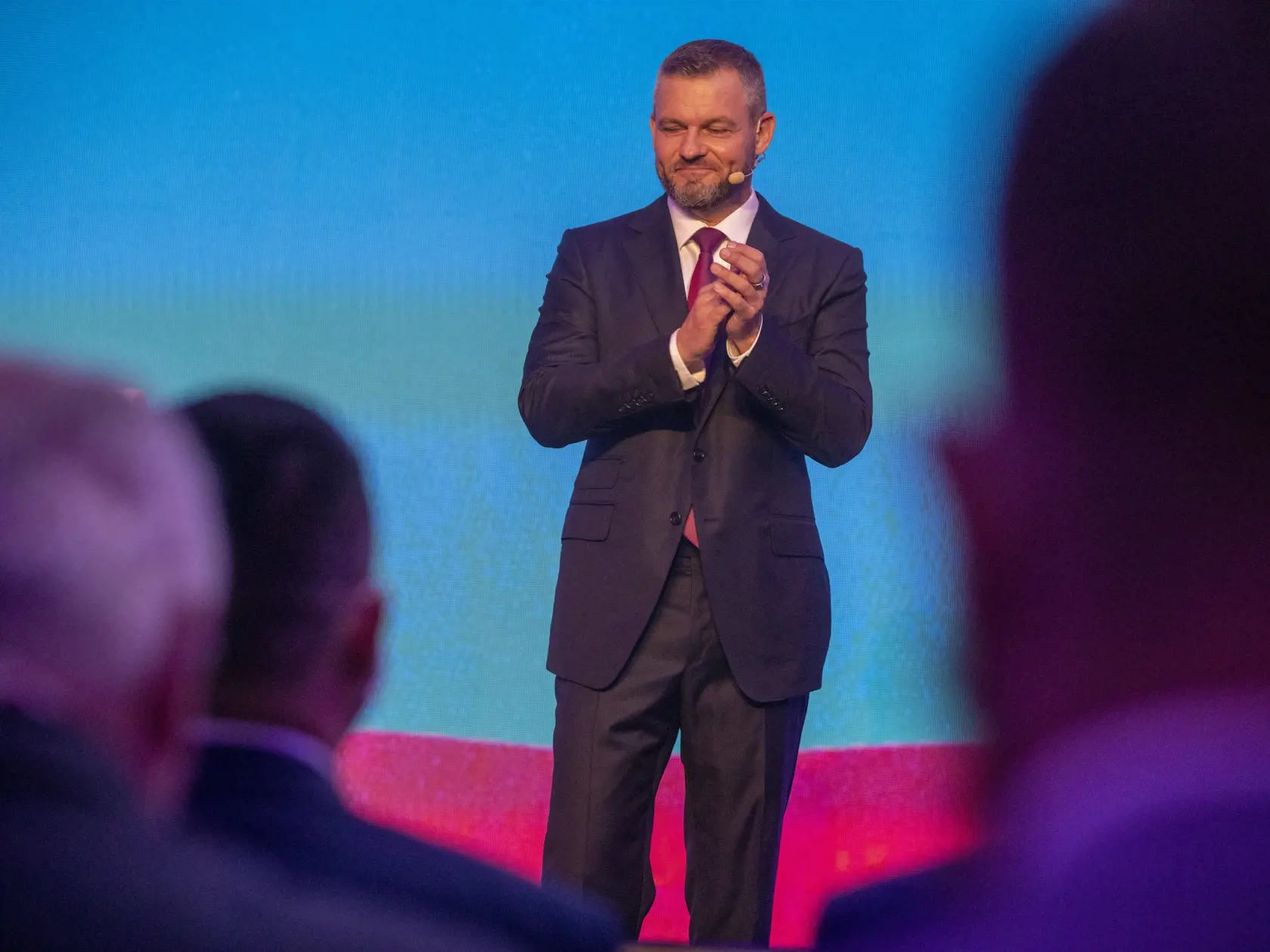 Peter Pellegrini sa pýtal, či sa členovia skupiny zaujímali aj o aktuálnu situáciu v bezpečnostných zložkách a či sa k tomu vyjadrí.