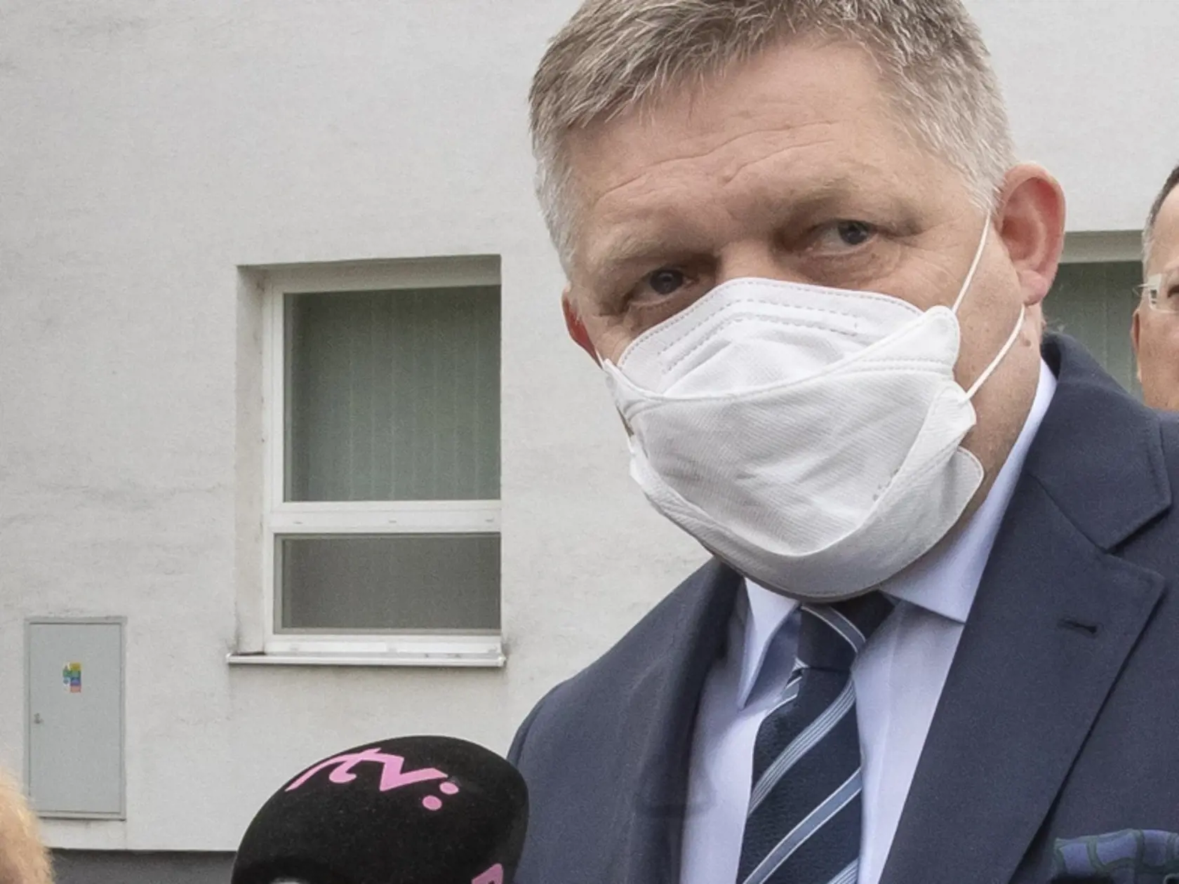 Odporúčam holandskej europoslankyni in’t Veldovej, aby si dala doma jointa a neotravovala vzduch na Slovensku, lebo ho prišla len otravovať.