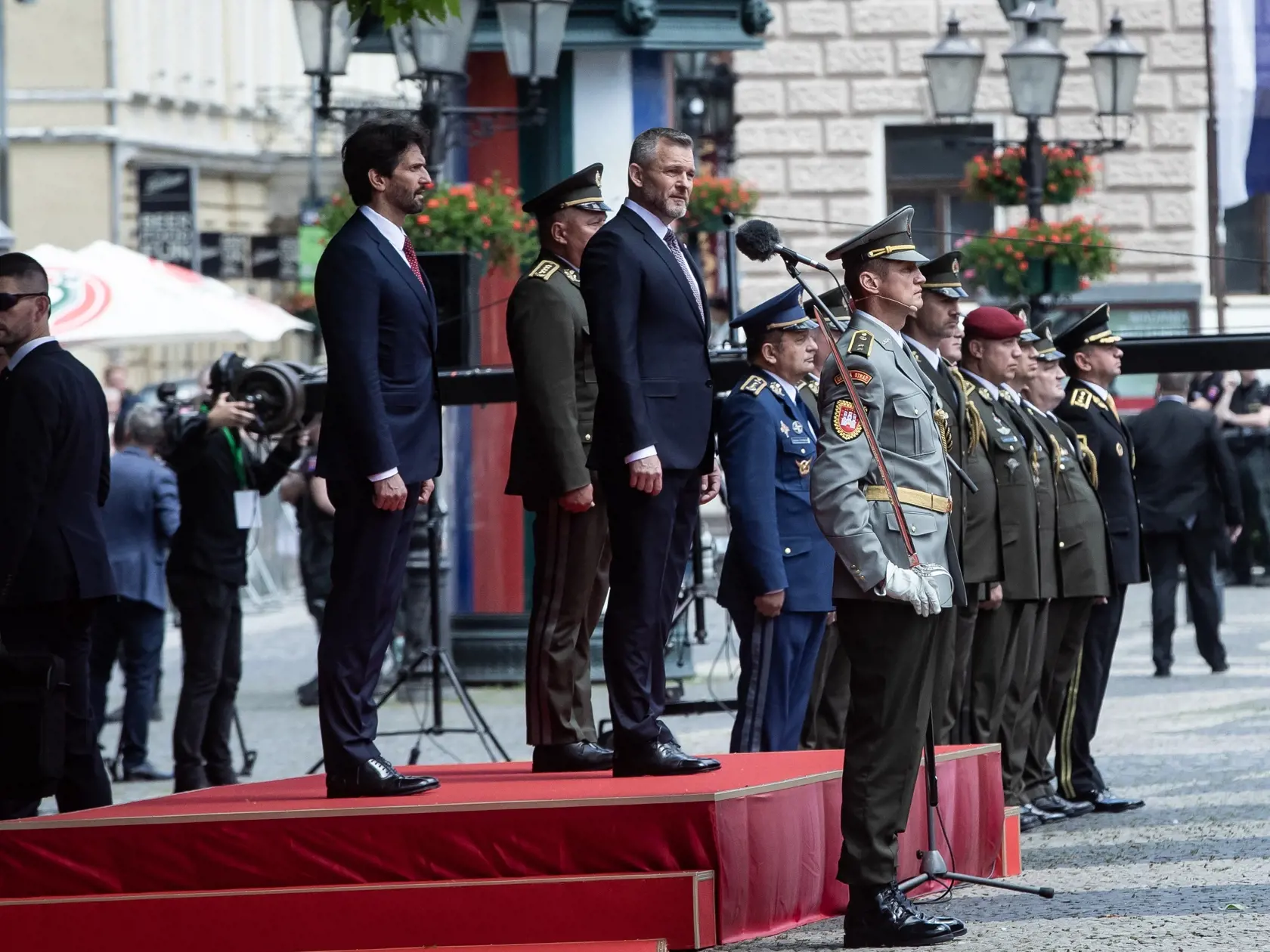 Inaugurácia Petra Pellegriniho, prehliadka jednotiek Ozbrojených síl SR. Na snímke je Peter Pellegrini a Robert Kaliňák.