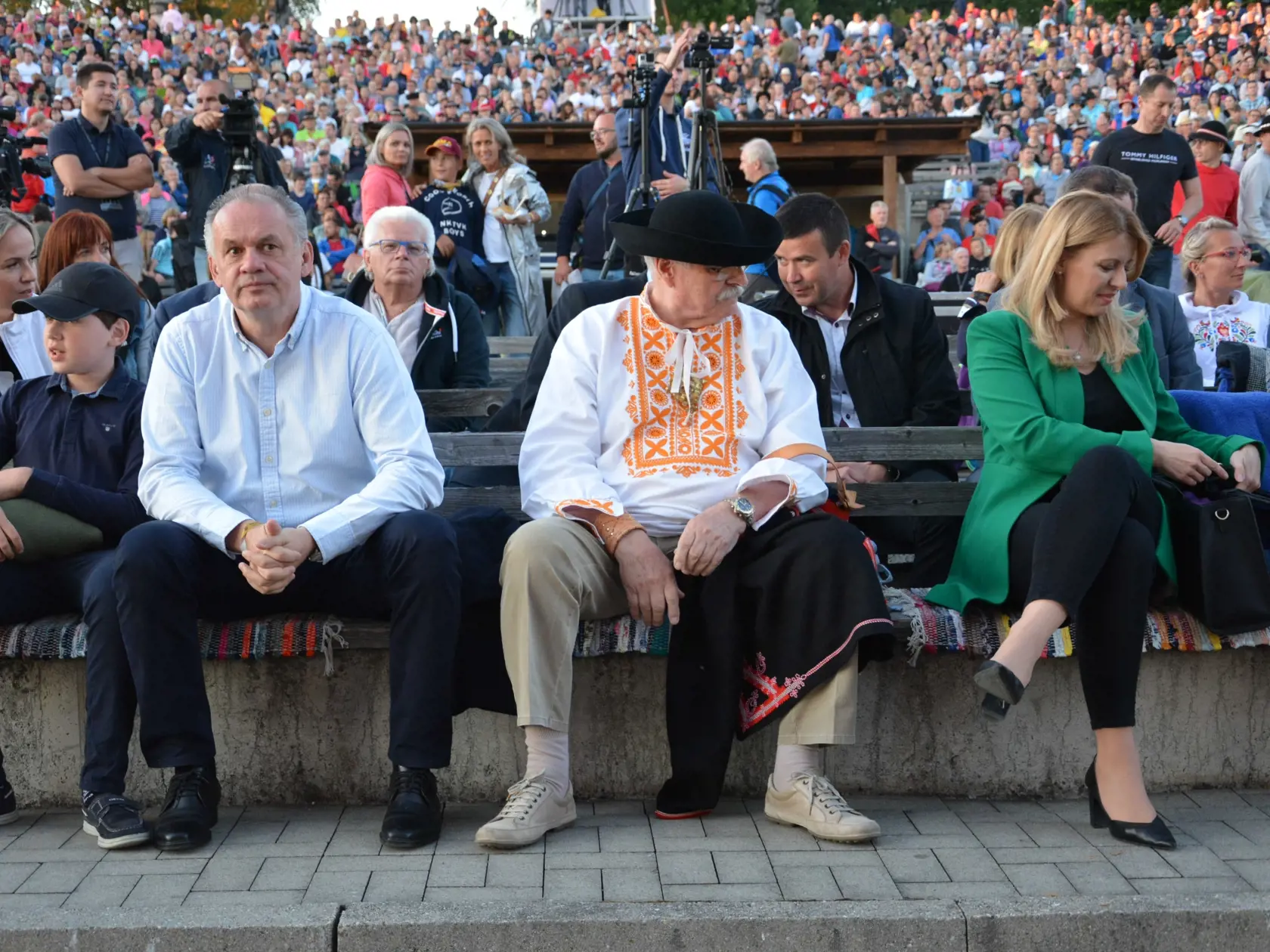 Folklórny festival vo Východnej odštartoval už po 65.krát. Festival odštartovalo famózne predstavenie Lúčnice v duchu spomienky na Štefana Nosáľa! Zavítala aj Zuzana Čaputová!