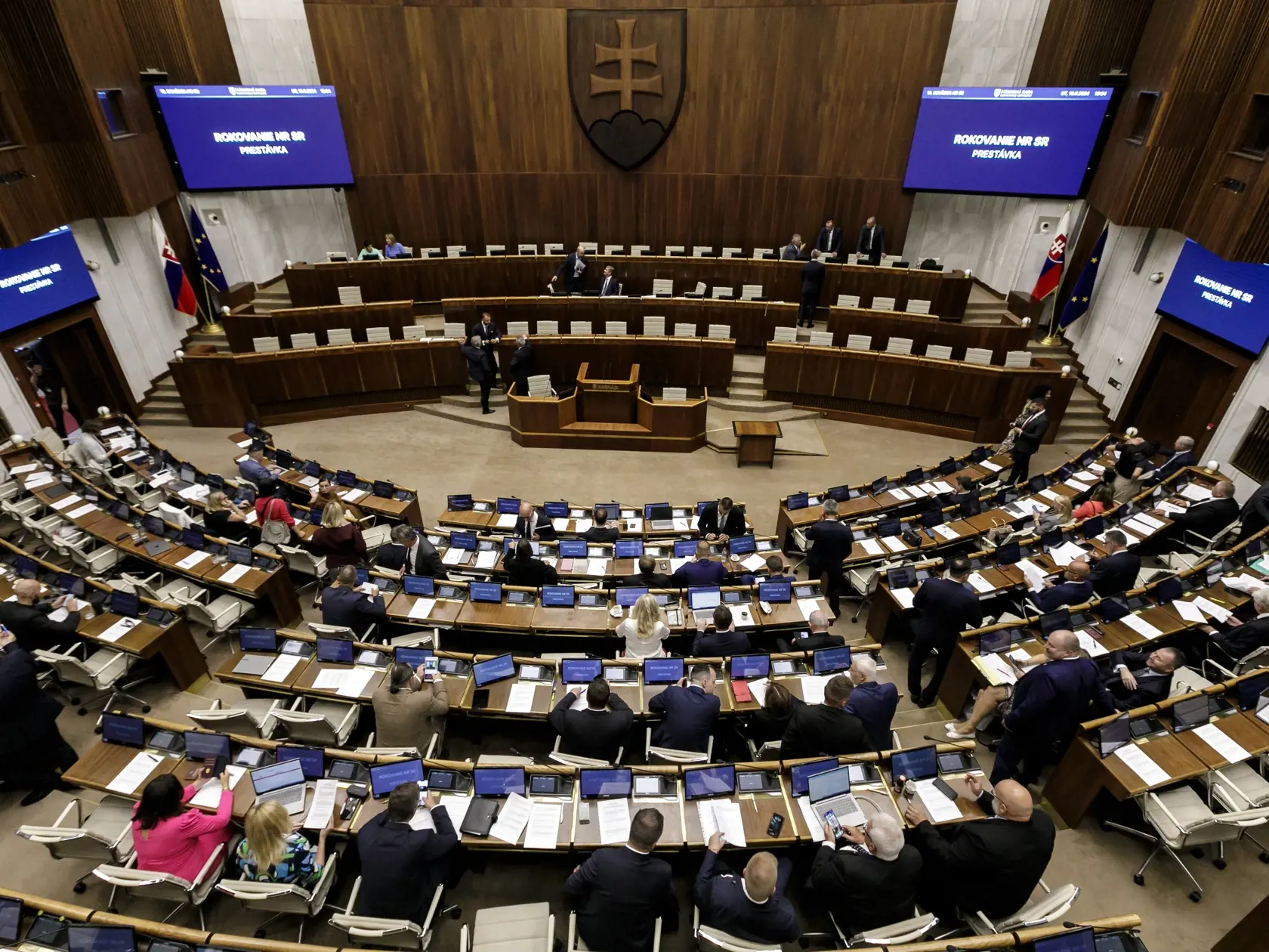 Na snímke poslanci v rokovacej sále počas 19. schôdze NRSR v Bratislave 10. septembra 2024. FOTO TASR – Dano Veselský