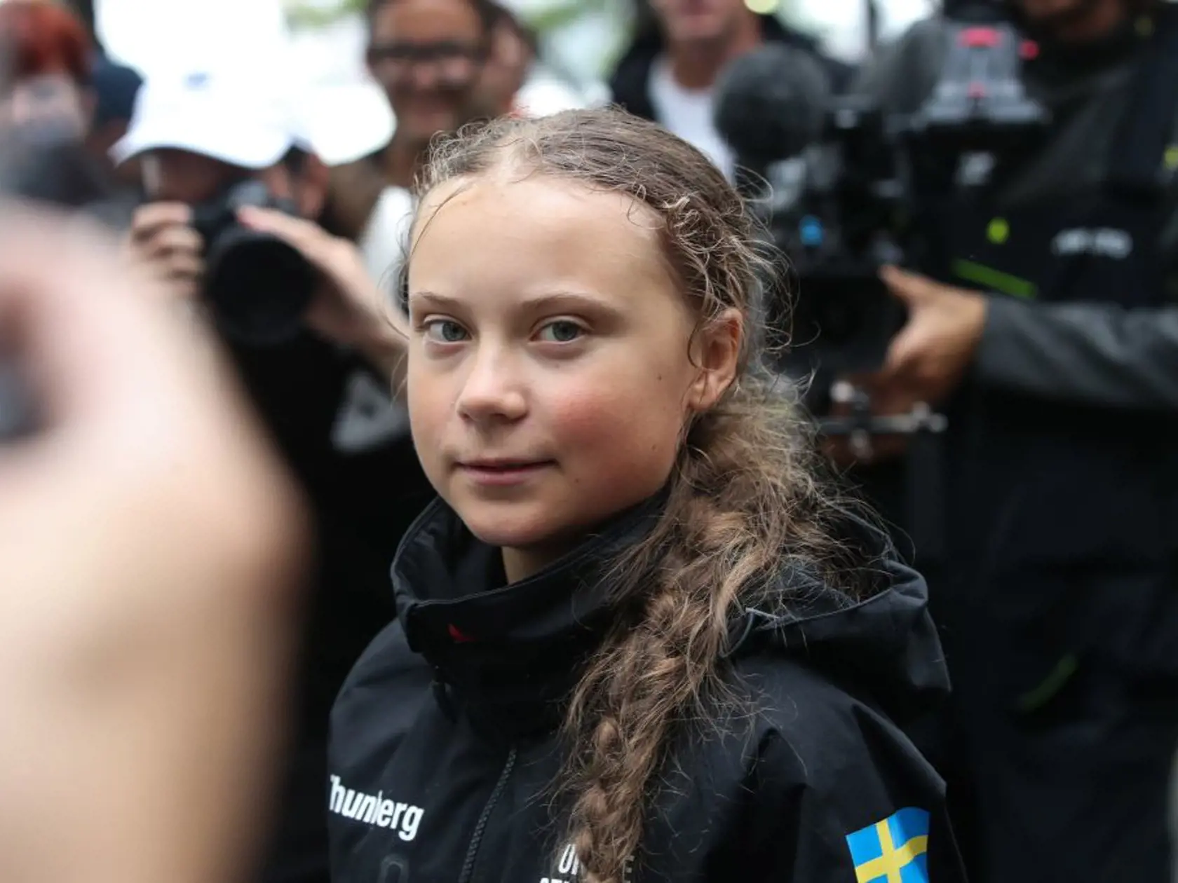 Švédska environmentálna aktivistka Greta Thunbergová po svojom príchode do USA povedala, že "vojna proti prírode sa musí skončiť" a vyzvala prezidenta USA Donalda Trumpa, aby počúval vedu.