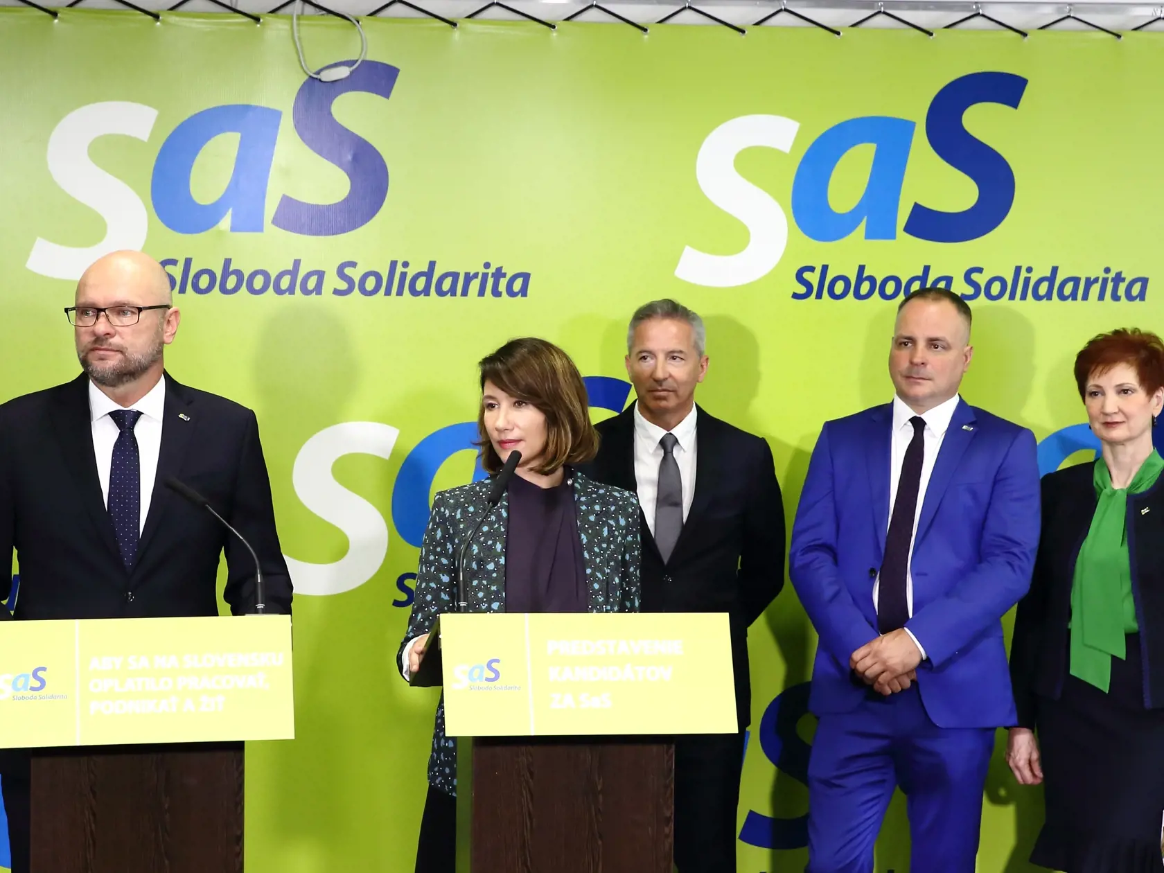 Na snímke je Richard Sulík, predseda strany a Lucia Ďuriš Nicholsonová na tlačovej konferencii v Bratislave.