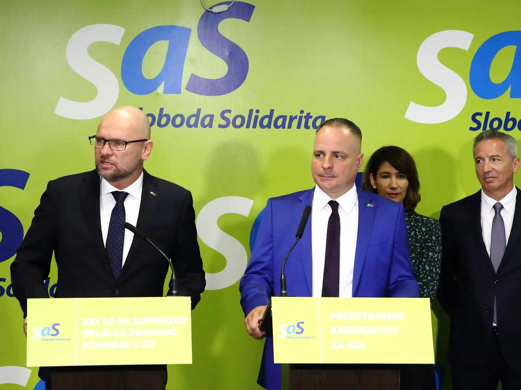 Na snímke je Richard Sulík, predseda strany a Juraj Droba na tlačovej konferencii v Bratislave.