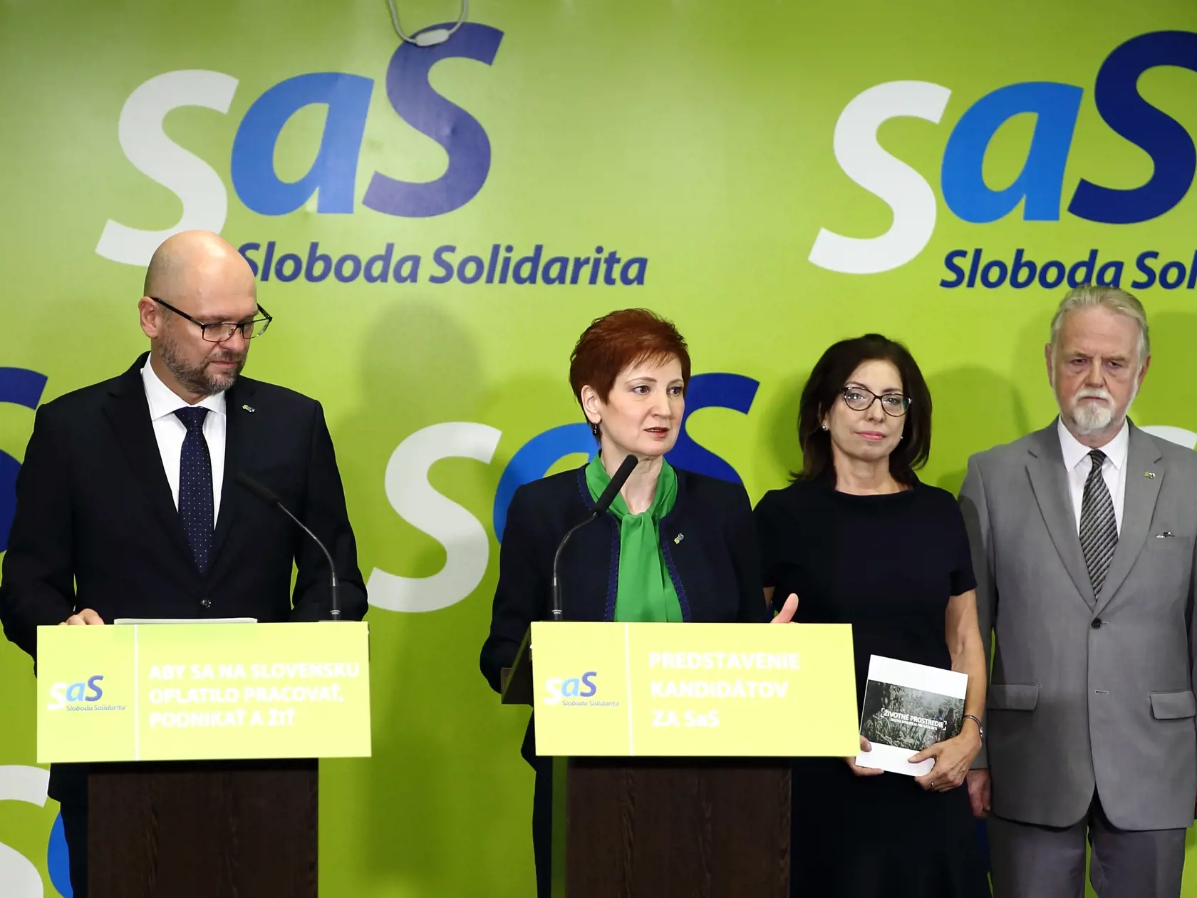 Na snímke je Richard Sulík, predseda strany a Jarmila Halgašová na tlačovej konferencii v Bratislave.